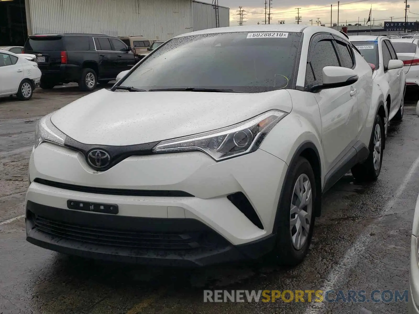 2 fotografías del automóvil dañado JTNKHMBX6K1051014 TOYOTA C-HR 2019