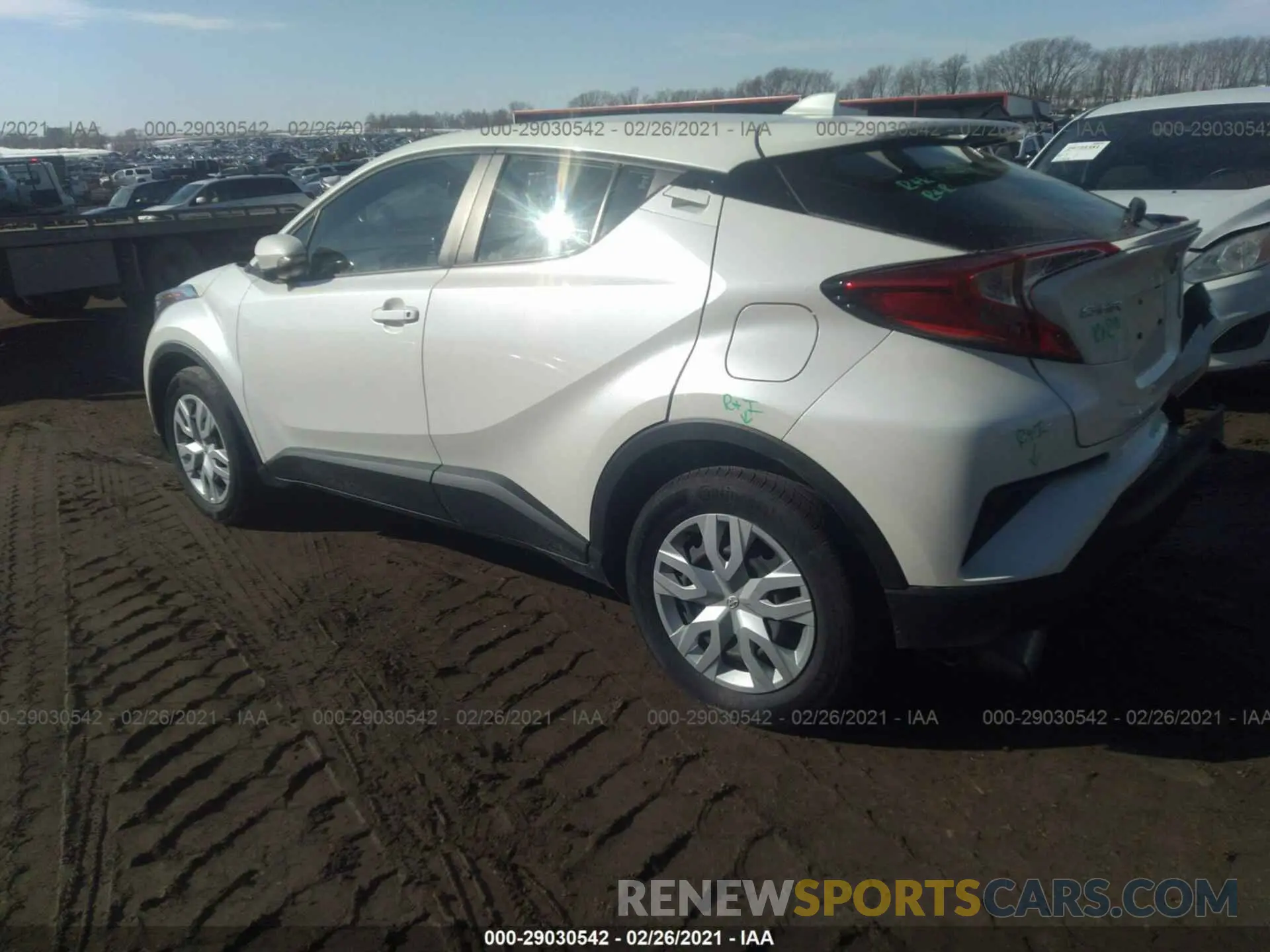 2 fotografías del automóvil dañado JTNKHMBX7K1026428 TOYOTA C-HR 2019