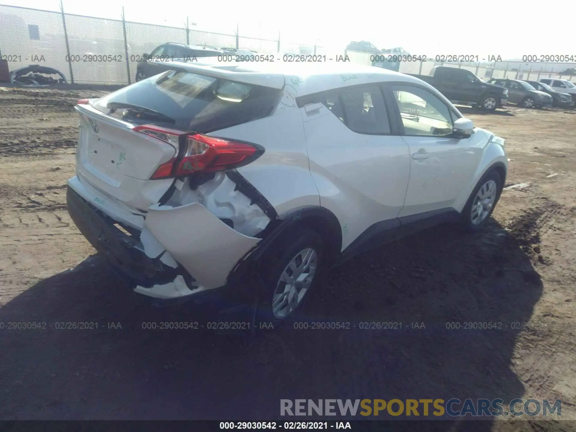 3 fotografías del automóvil dañado JTNKHMBX7K1026428 TOYOTA C-HR 2019