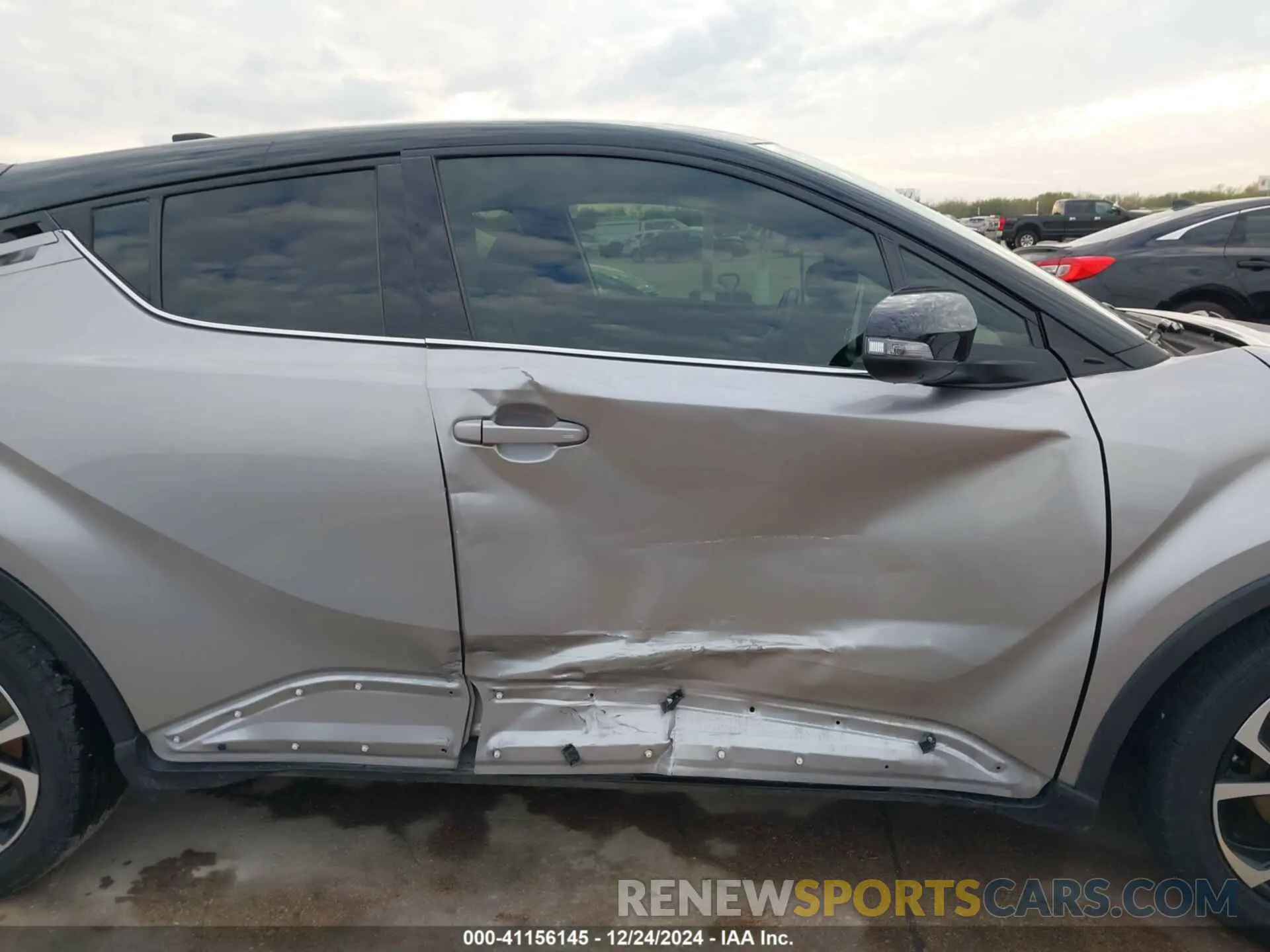 13 fotografías del automóvil dañado JTNKHMBX7K1026672 TOYOTA C-HR 2019