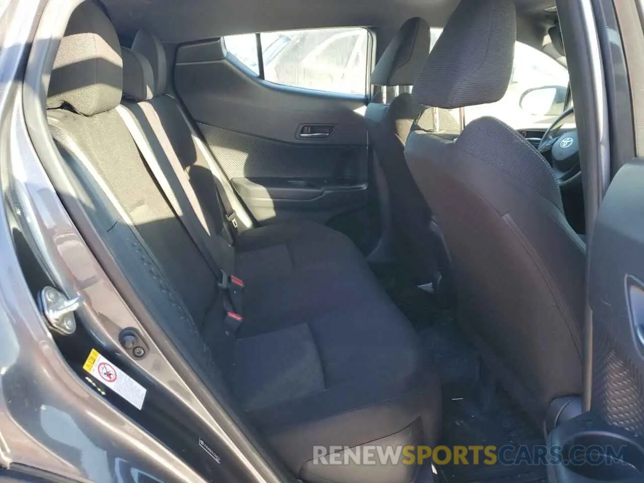 11 fotografías del automóvil dañado JTNKHMBX7K1044220 TOYOTA C-HR 2019