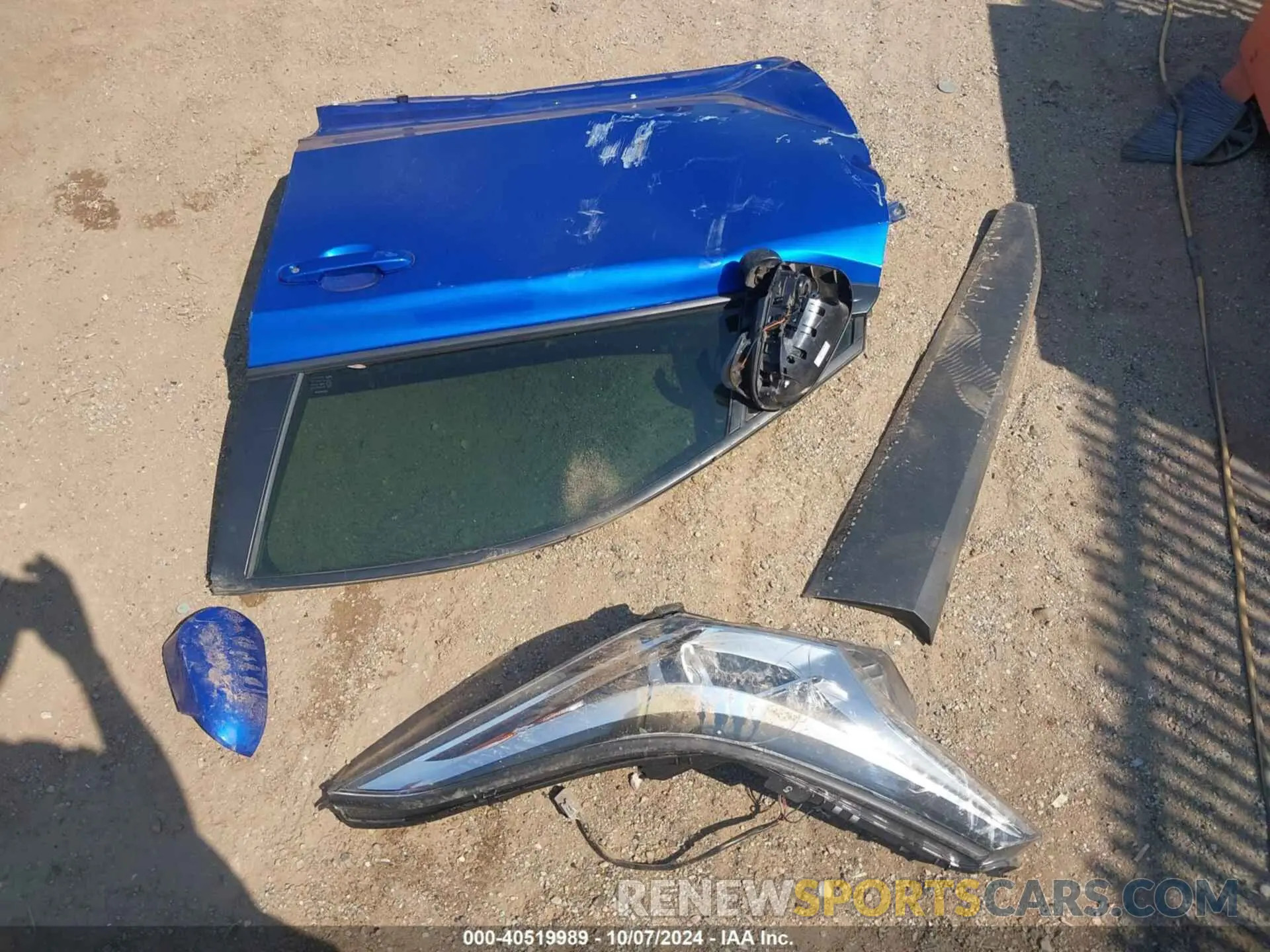 12 fotografías del automóvil dañado JTNKHMBX7K1062412 TOYOTA C-HR 2019