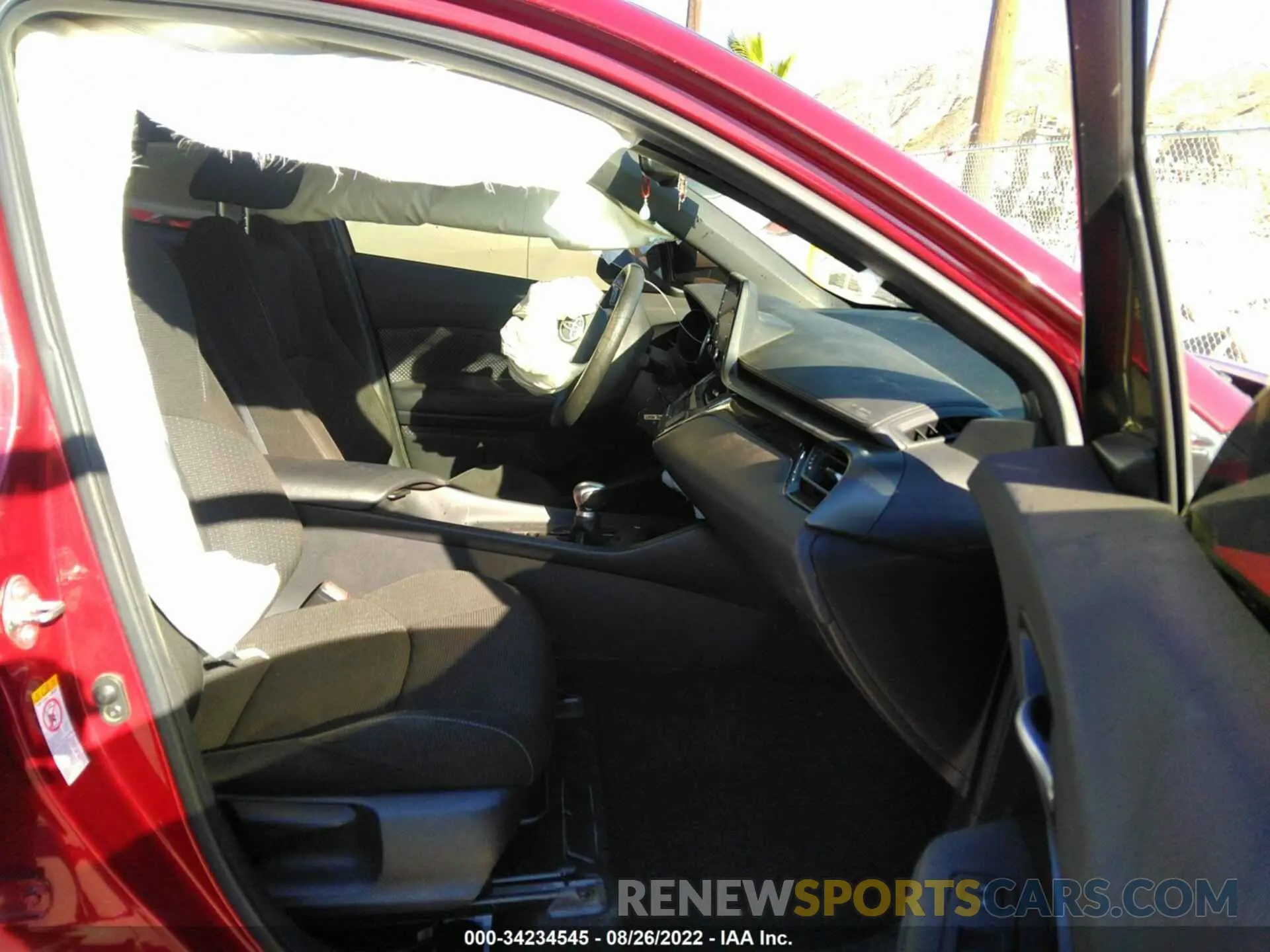 5 fotografías del automóvil dañado JTNKHMBX8K1034490 TOYOTA C-HR 2019