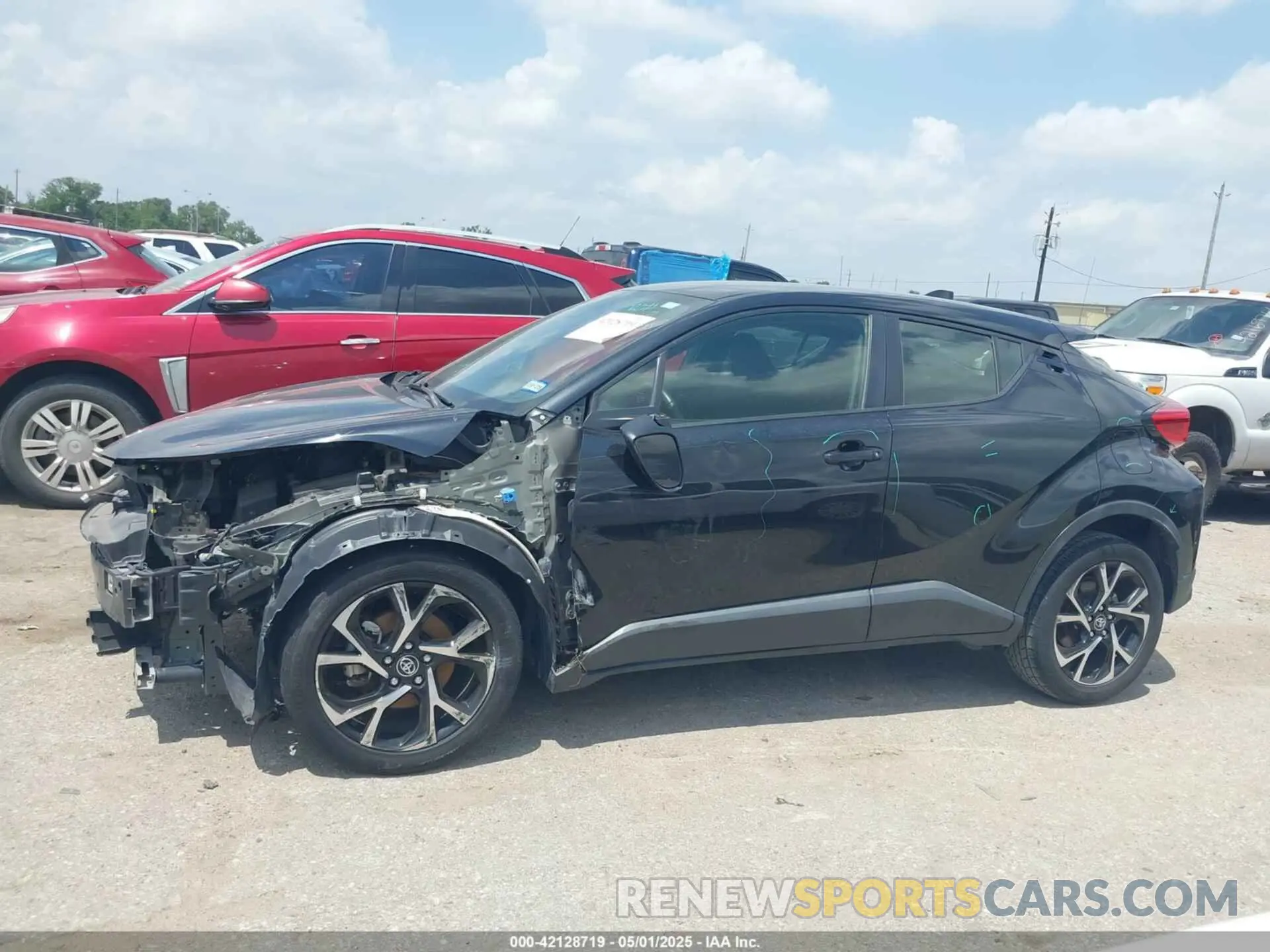 15 fotografías del automóvil dañado JTNKHMBX8K1036868 TOYOTA C-HR 2019