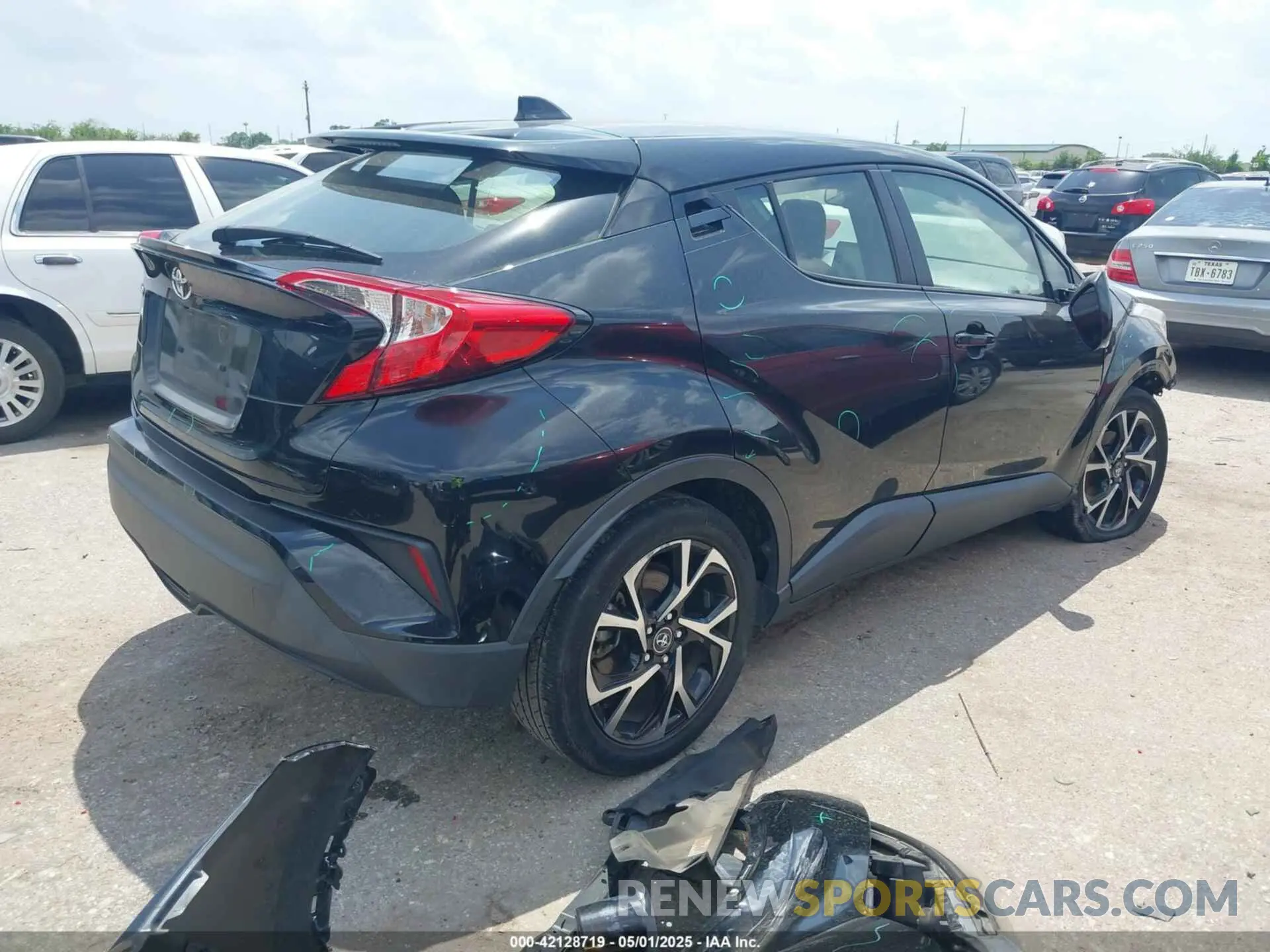 4 fotografías del automóvil dañado JTNKHMBX8K1036868 TOYOTA C-HR 2019