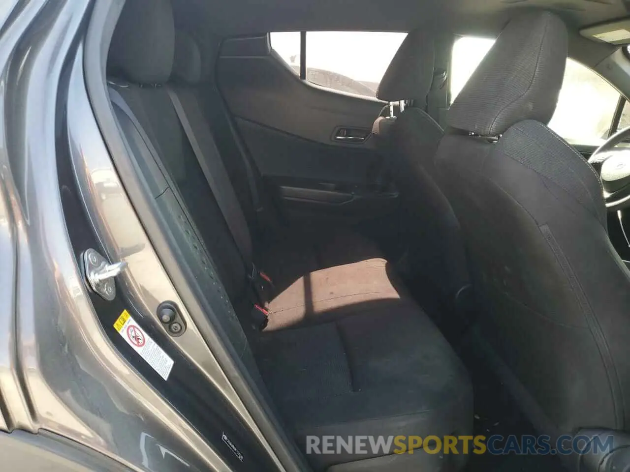 11 fotografías del automóvil dañado JTNKHMBX9K1029248 TOYOTA C-HR 2019
