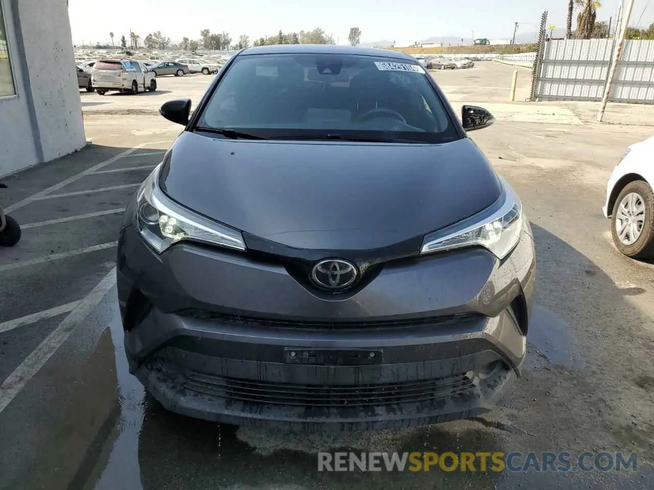 5 fotografías del automóvil dañado JTNKHMBX9K1029248 TOYOTA C-HR 2019