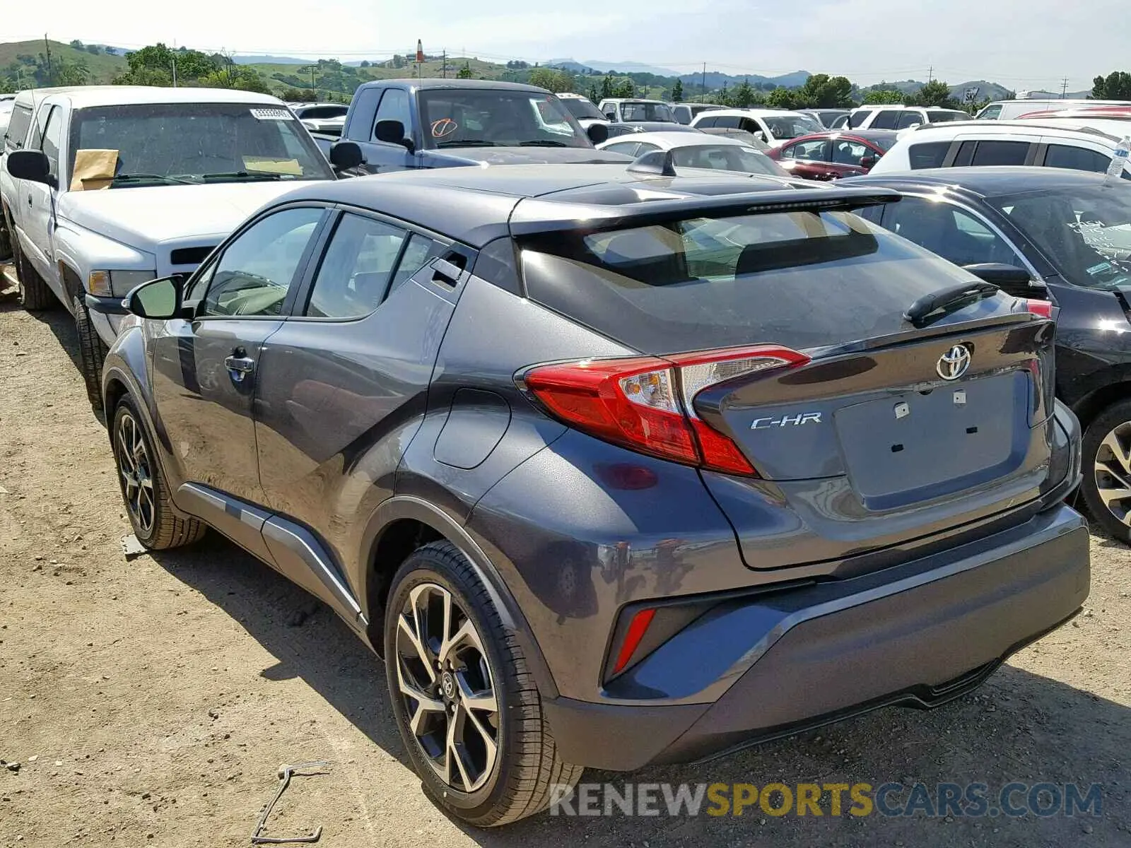 3 fotografías del automóvil dañado JTNKHMBX9K1037639 TOYOTA C-HR 2019