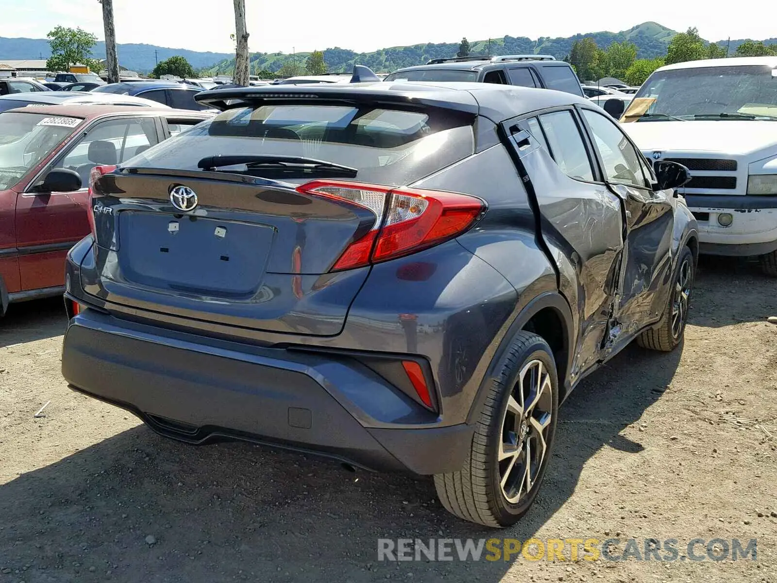 4 fotografías del automóvil dañado JTNKHMBX9K1037639 TOYOTA C-HR 2019
