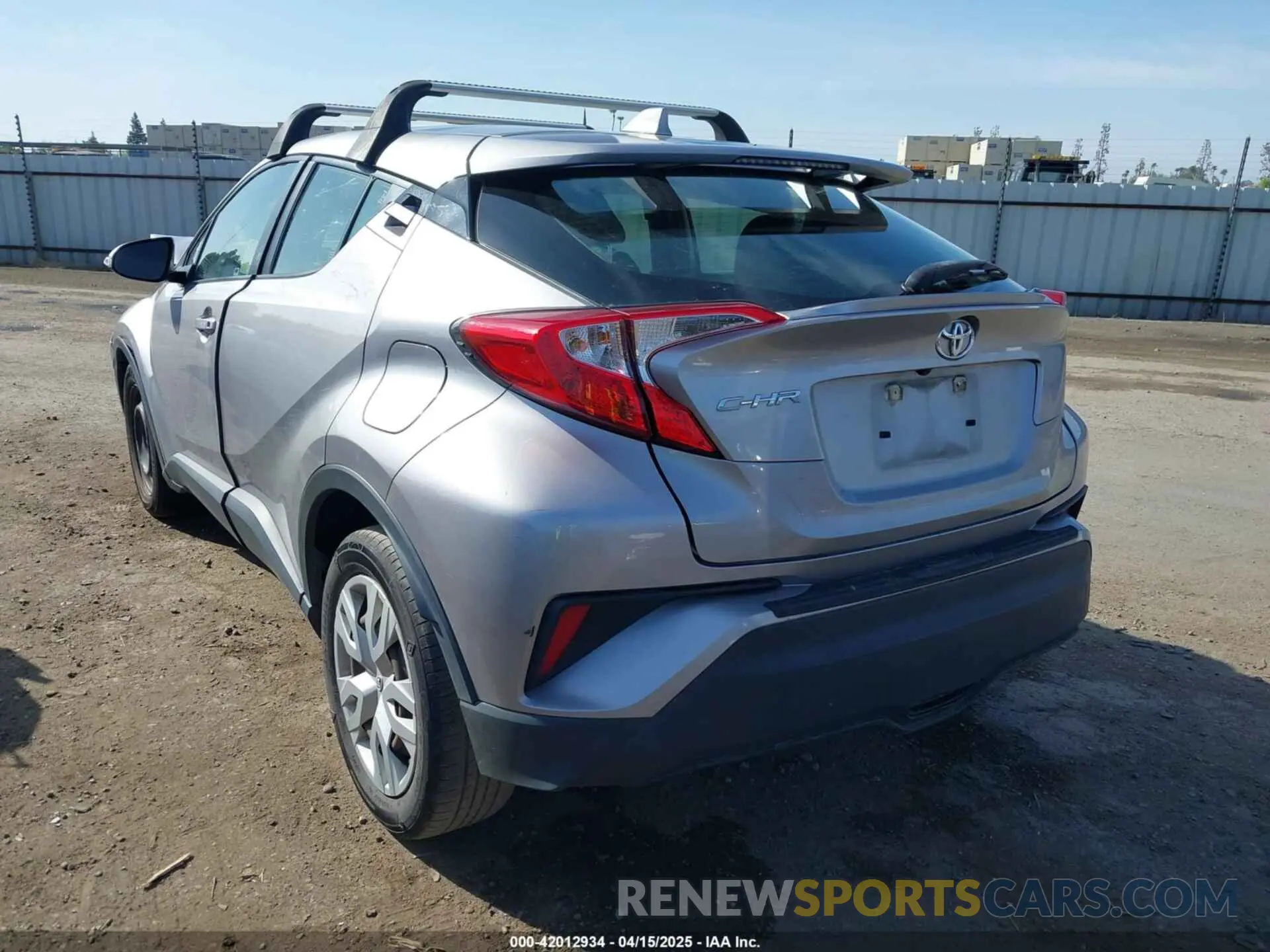 3 fotografías del automóvil dañado JTNKHMBX9K1044591 TOYOTA C-HR 2019