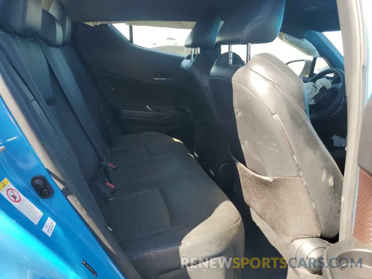 11 fotografías del automóvil dañado JTNKHMBXXK1026472 TOYOTA C-HR 2019