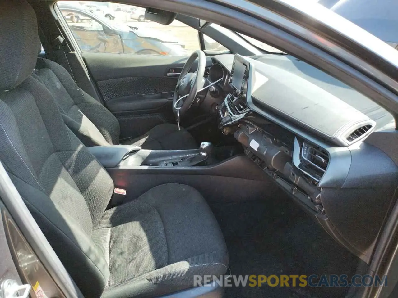 5 fotografías del automóvil dañado JTNKHMBXXK1032014 TOYOTA C-HR 2019