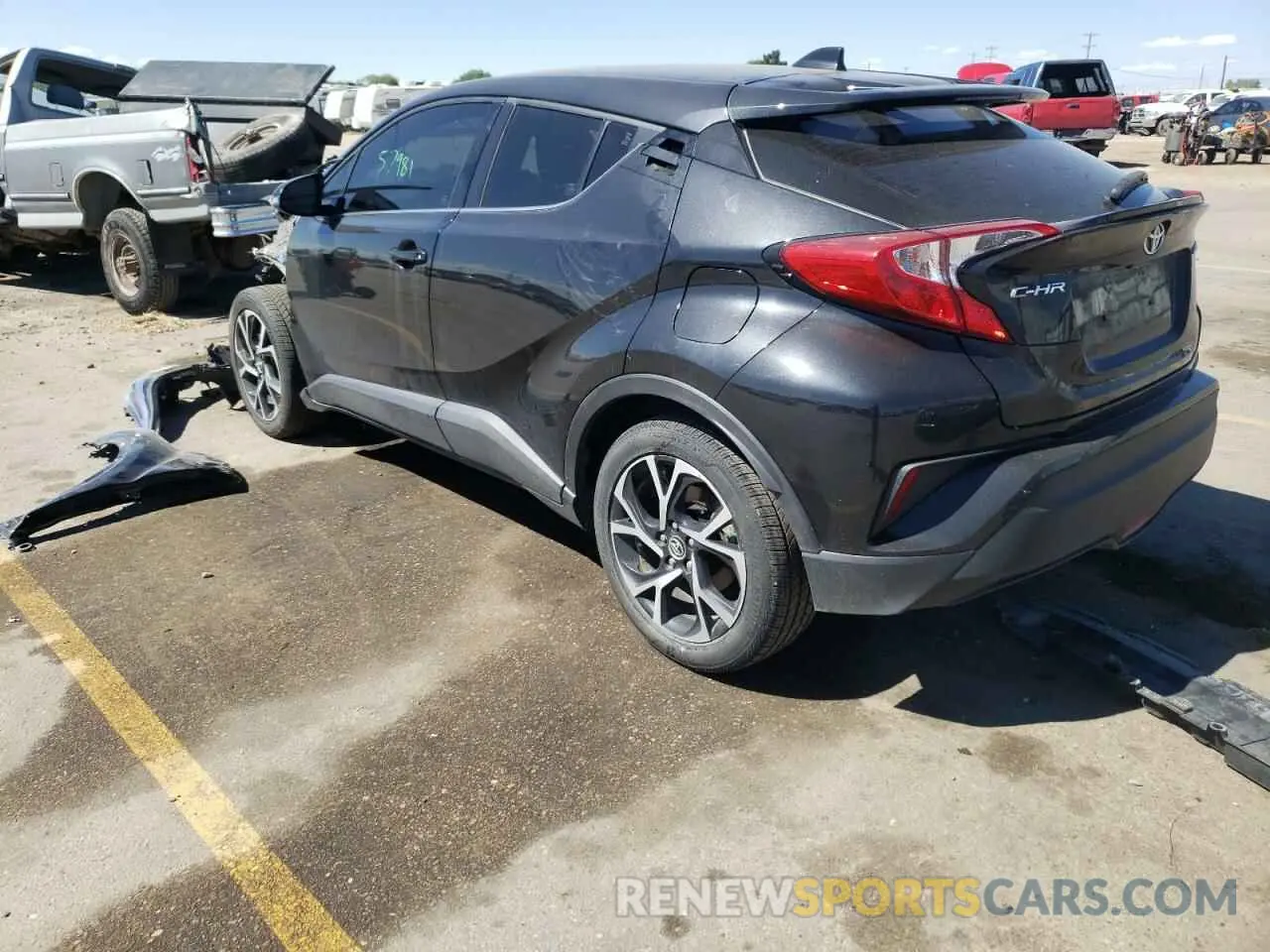 3 fotografías del automóvil dañado JTNKHMBXXK1040498 TOYOTA C-HR 2019