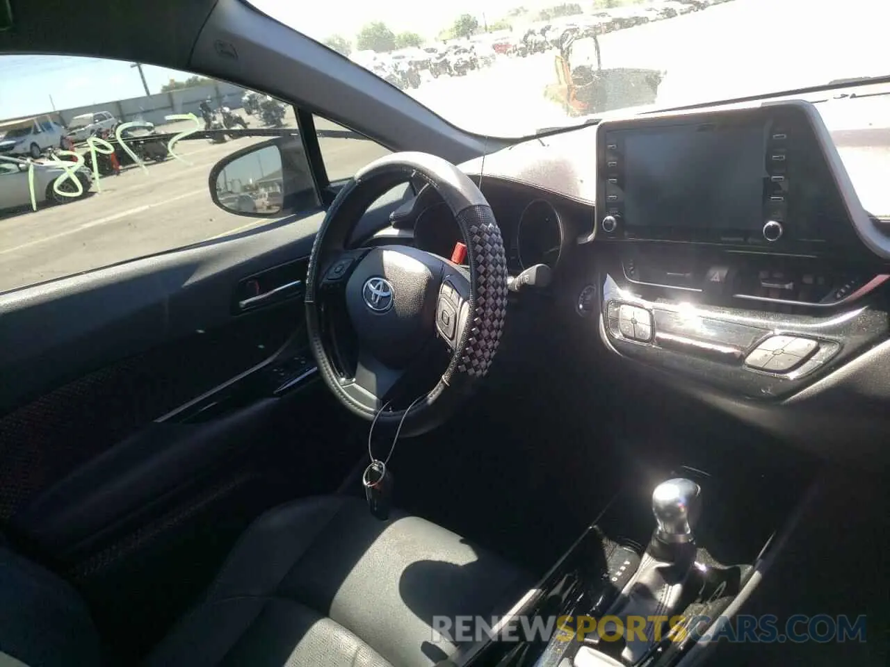 9 fotografías del automóvil dañado JTNKHMBXXK1040498 TOYOTA C-HR 2019