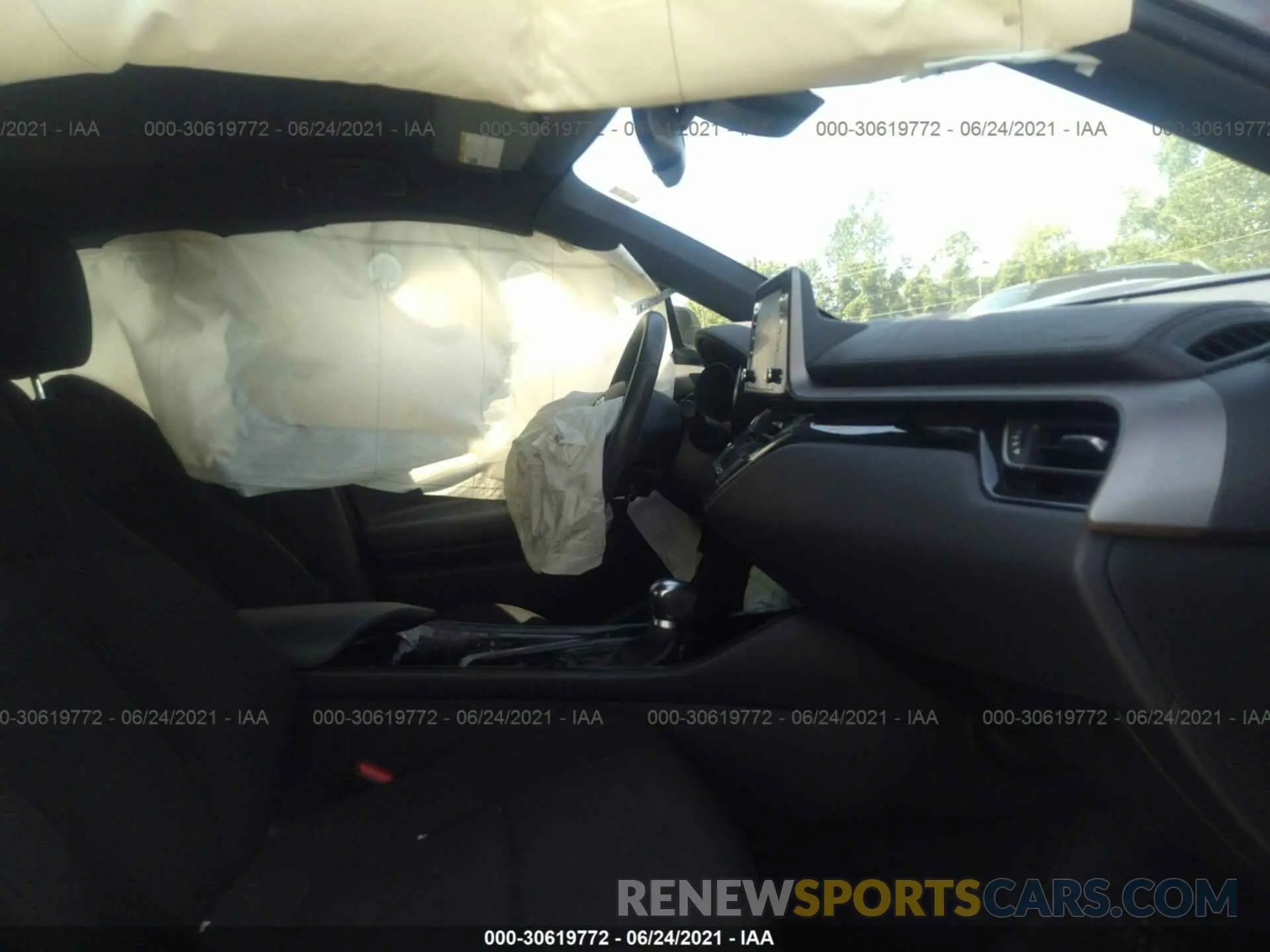 5 fotografías del automóvil dañado JTNKHMBXXK1053509 TOYOTA C-HR 2019