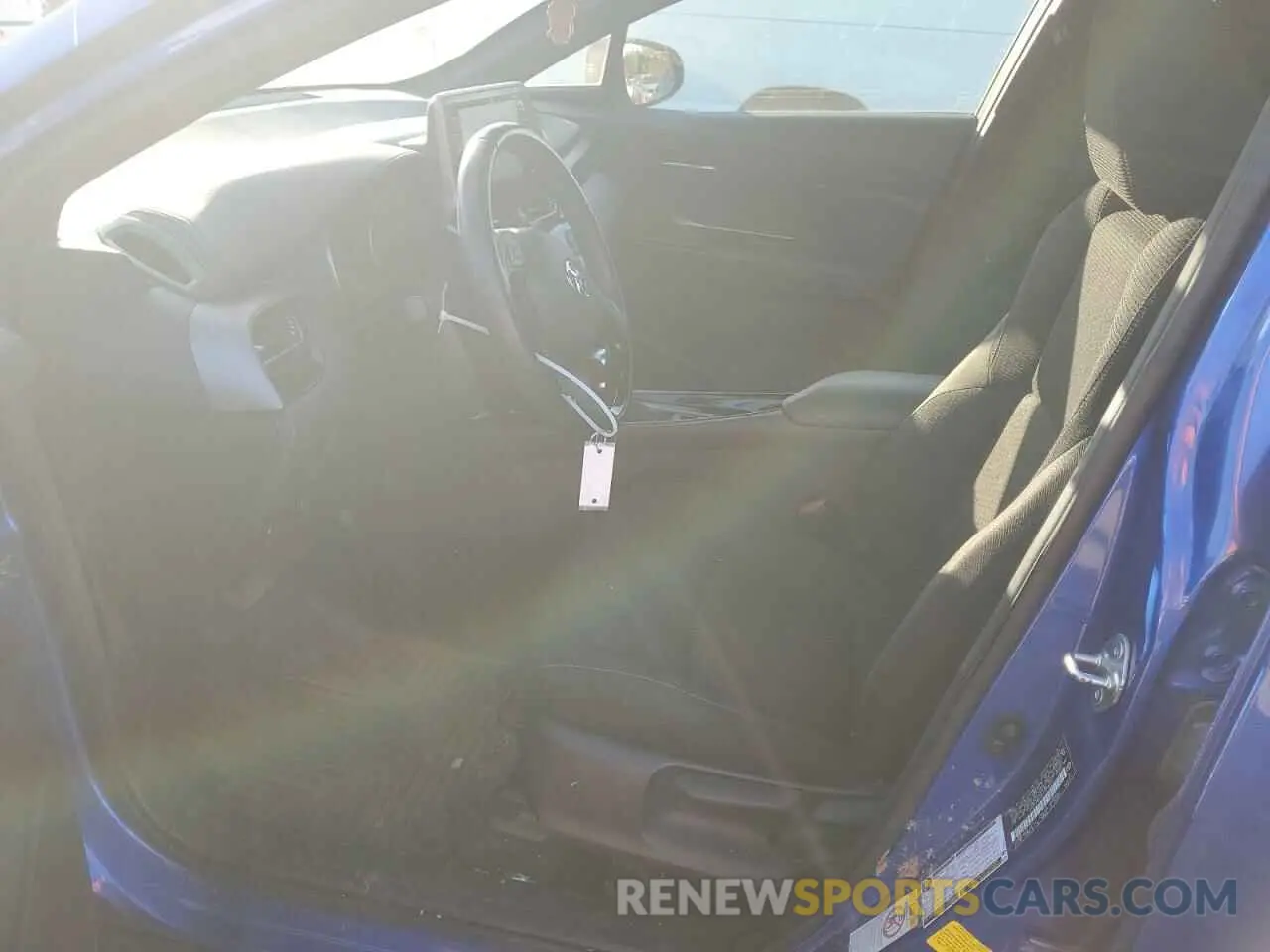 7 fotografías del automóvil dañado JTNKHMBXXK1059472 TOYOTA C-HR 2019