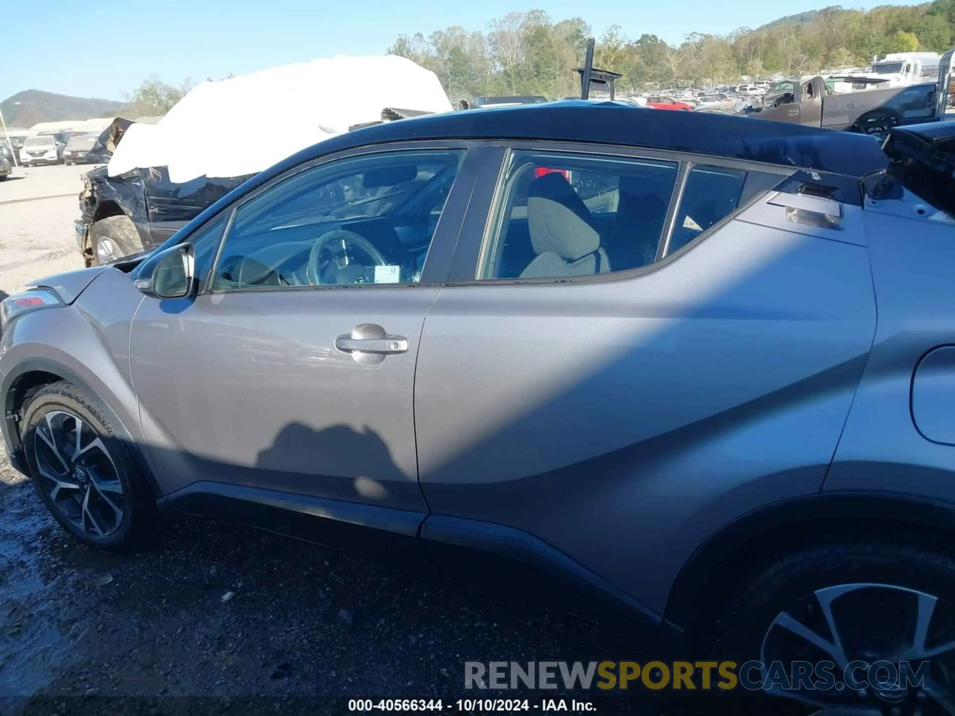 15 fotografías del automóvil dañado NMTKHMBX0KR093085 TOYOTA C-HR 2019