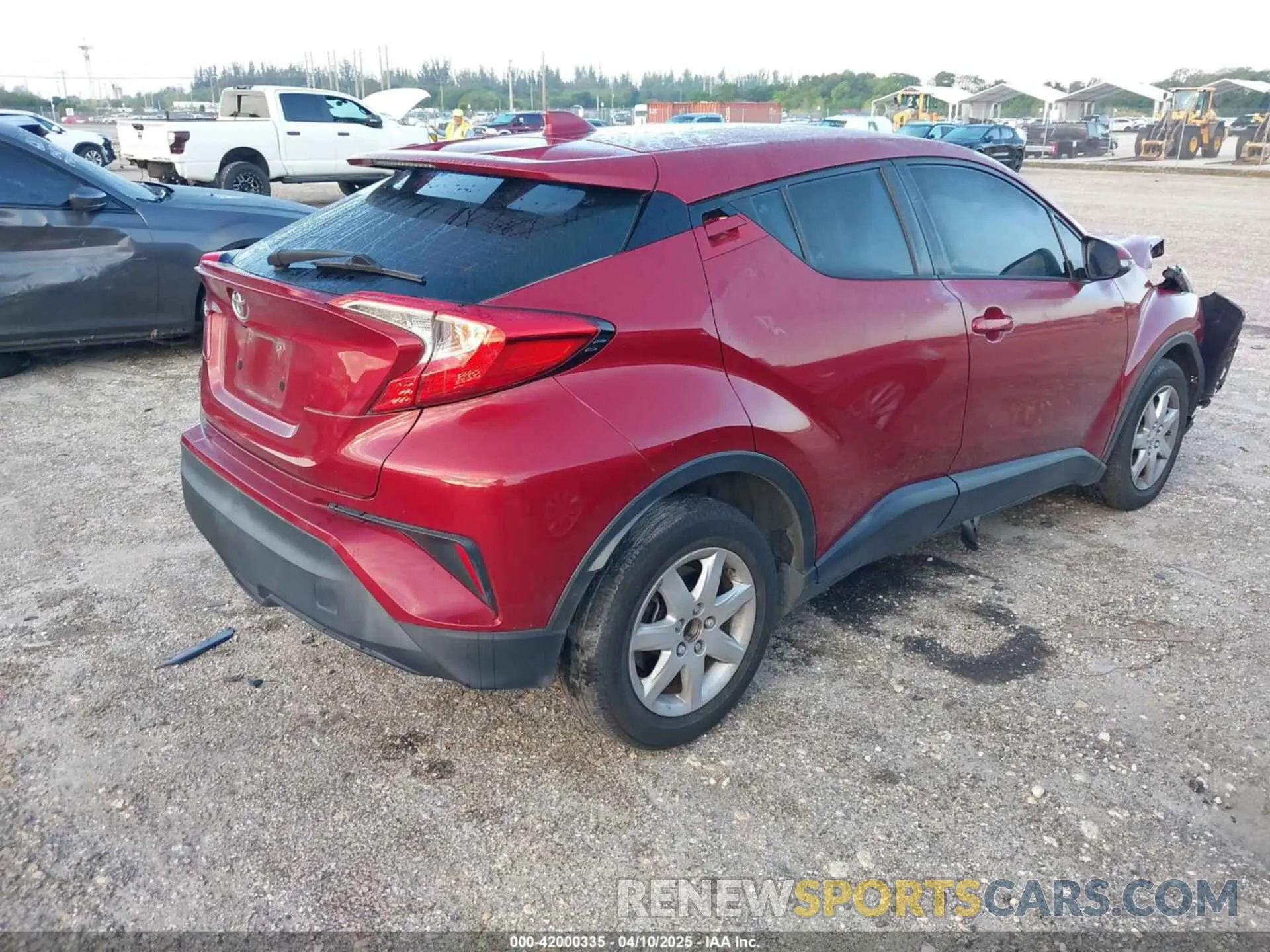 4 fotografías del automóvil dañado NMTKHMBX1KR070401 TOYOTA C-HR 2019