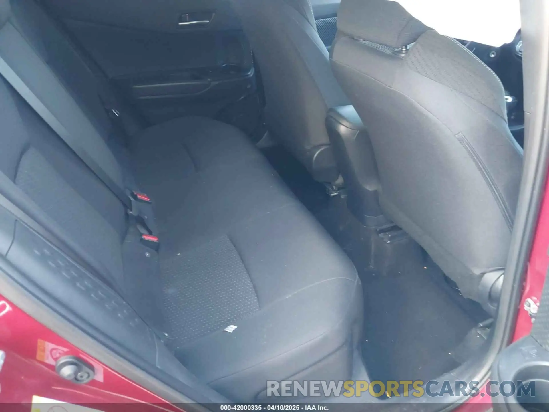 8 fotografías del automóvil dañado NMTKHMBX1KR070401 TOYOTA C-HR 2019