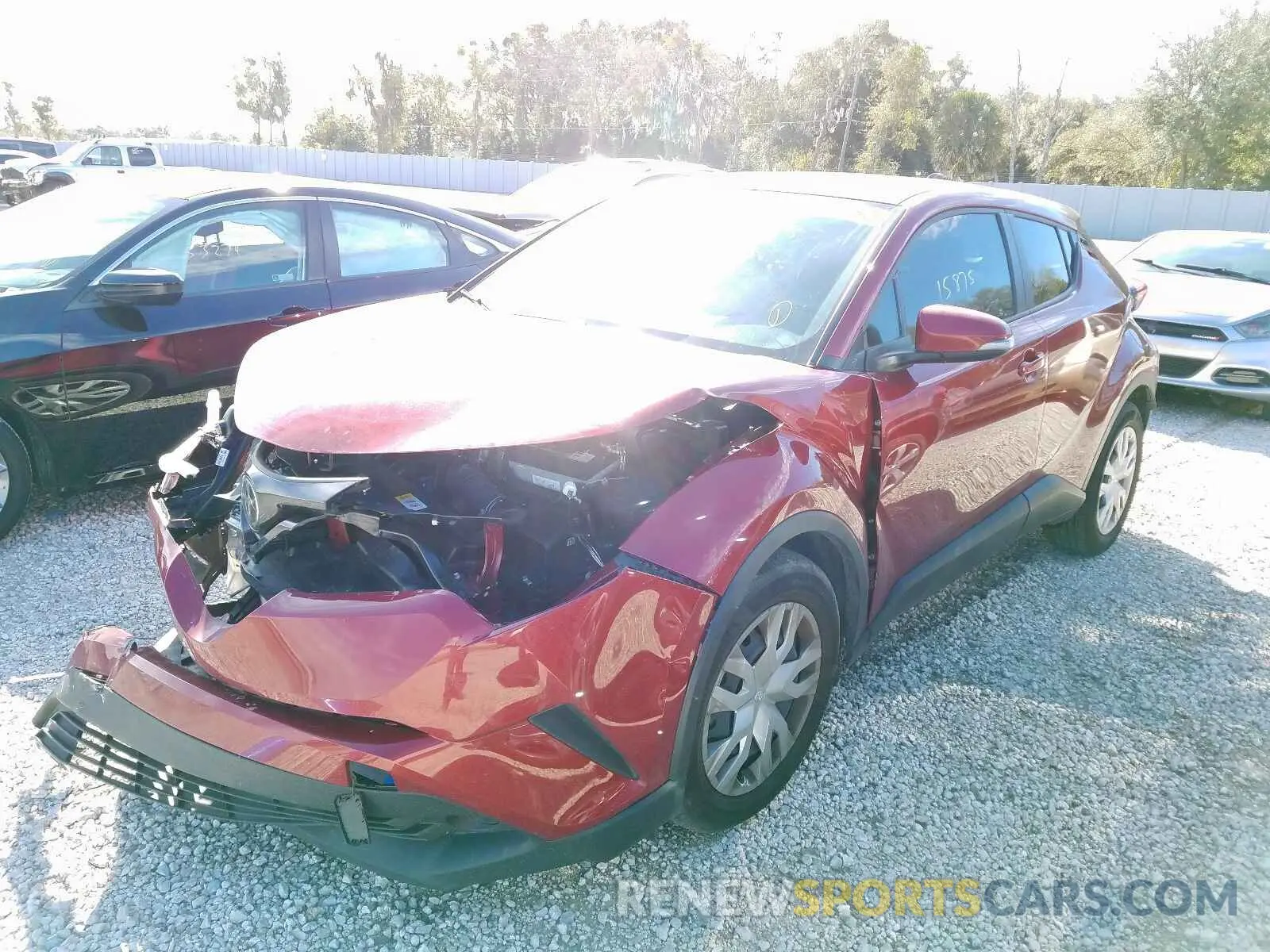 2 fotografías del automóvil dañado NMTKHMBX1KR076800 TOYOTA C-HR 2019
