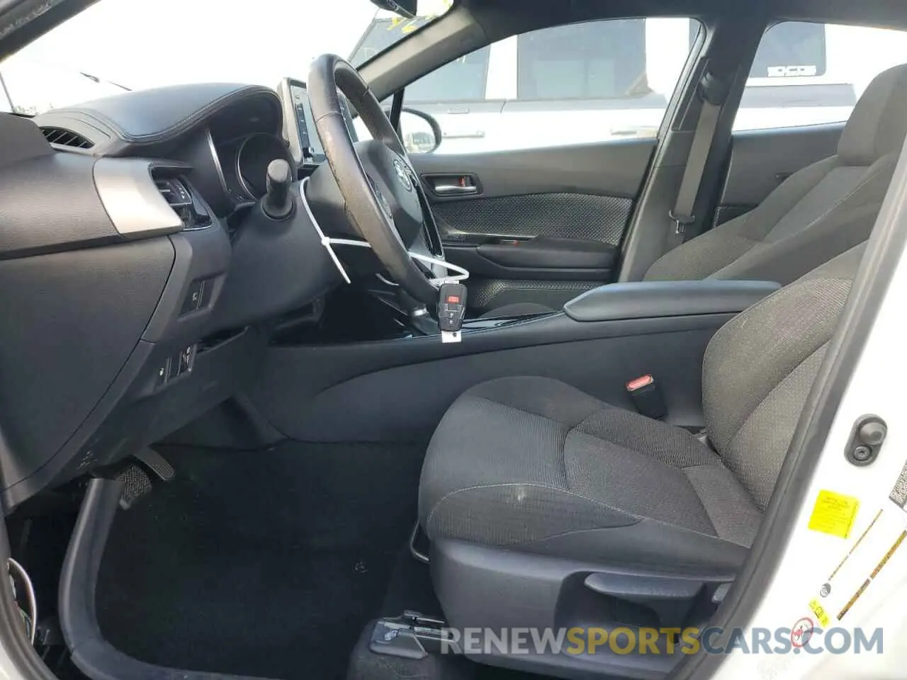 7 fotografías del automóvil dañado NMTKHMBX1KR078773 TOYOTA C-HR 2019