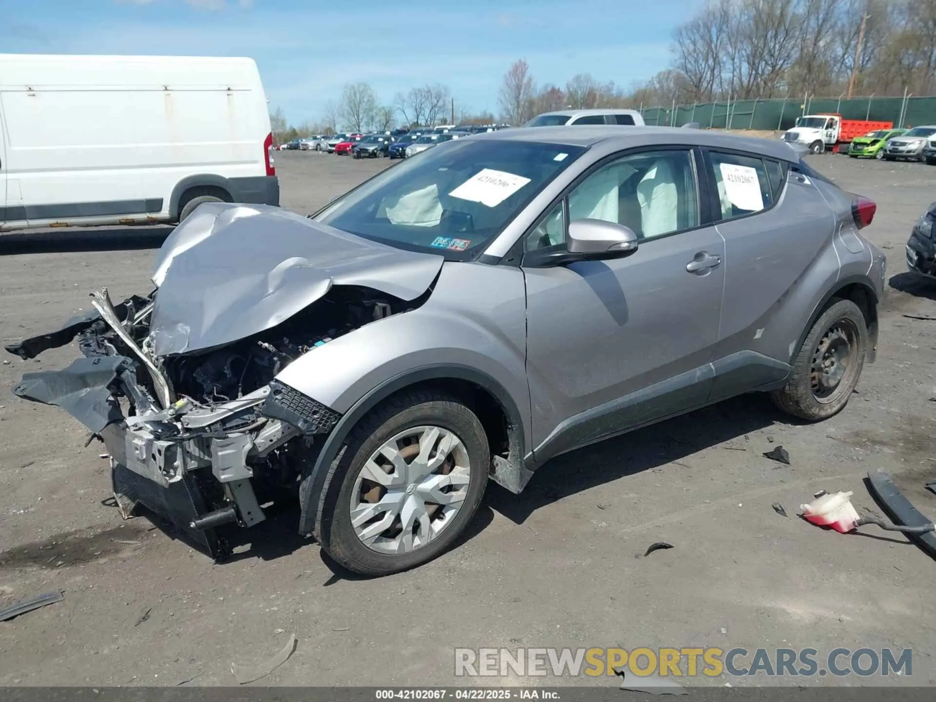 2 fotografías del automóvil dañado NMTKHMBX1KR090955 TOYOTA C-HR 2019