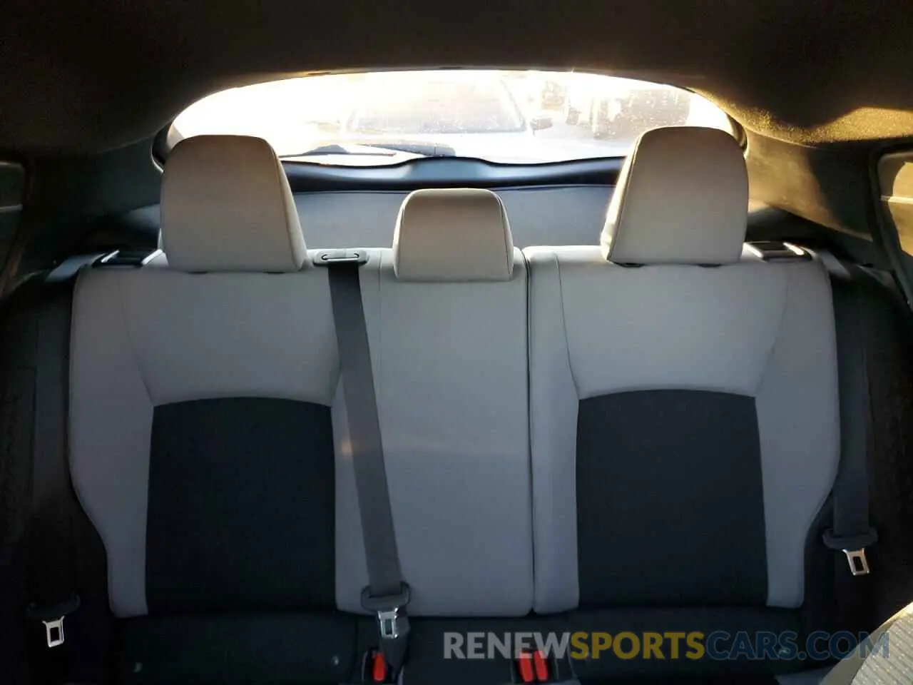 10 fotografías del automóvil dañado NMTKHMBX1KR093662 TOYOTA C-HR 2019