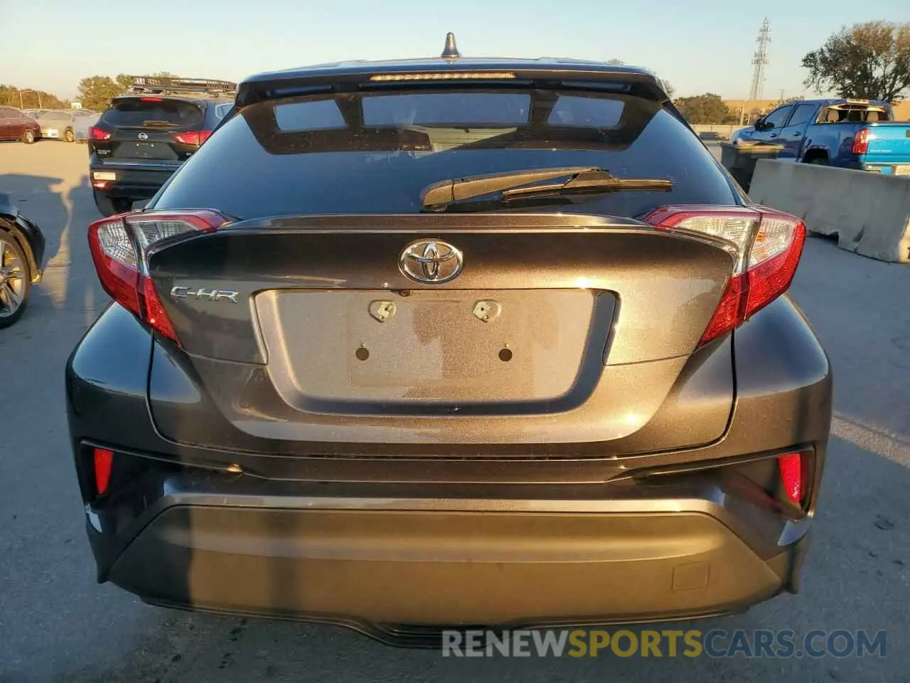 6 fotografías del automóvil dañado NMTKHMBX1KR093662 TOYOTA C-HR 2019
