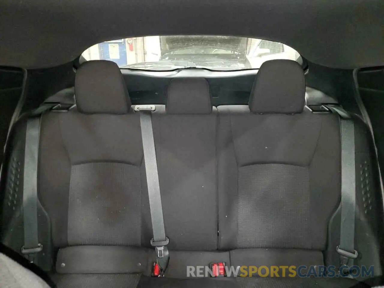 10 fotografías del automóvil dañado NMTKHMBX2KR083836 TOYOTA C-HR 2019