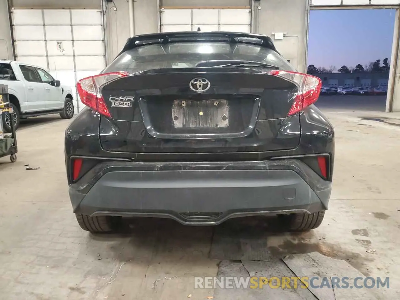 6 fotografías del automóvil dañado NMTKHMBX2KR083836 TOYOTA C-HR 2019