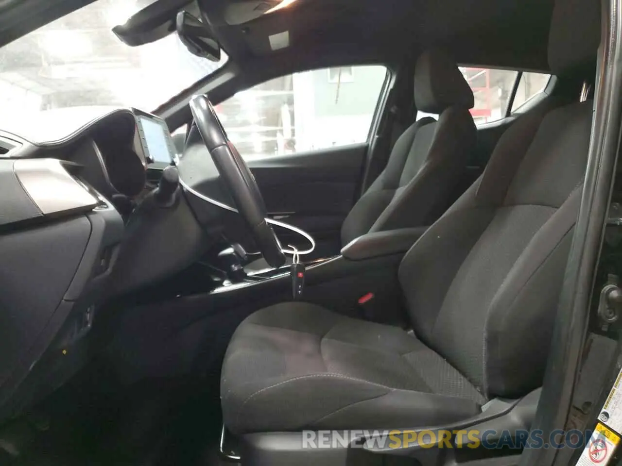 7 fotografías del automóvil dañado NMTKHMBX2KR083836 TOYOTA C-HR 2019