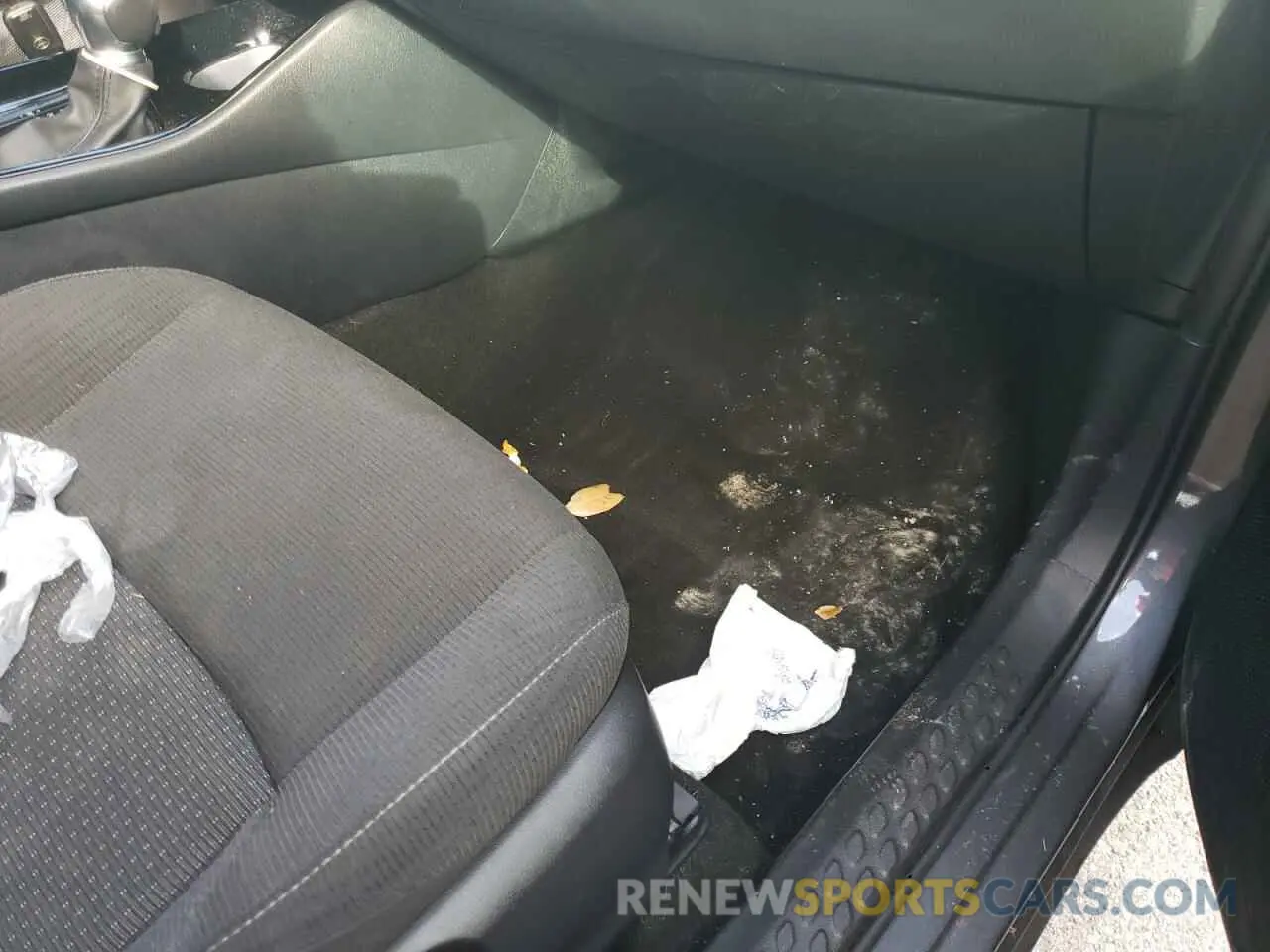 9 fotografías del automóvil dañado NMTKHMBX2KR086235 TOYOTA C-HR 2019