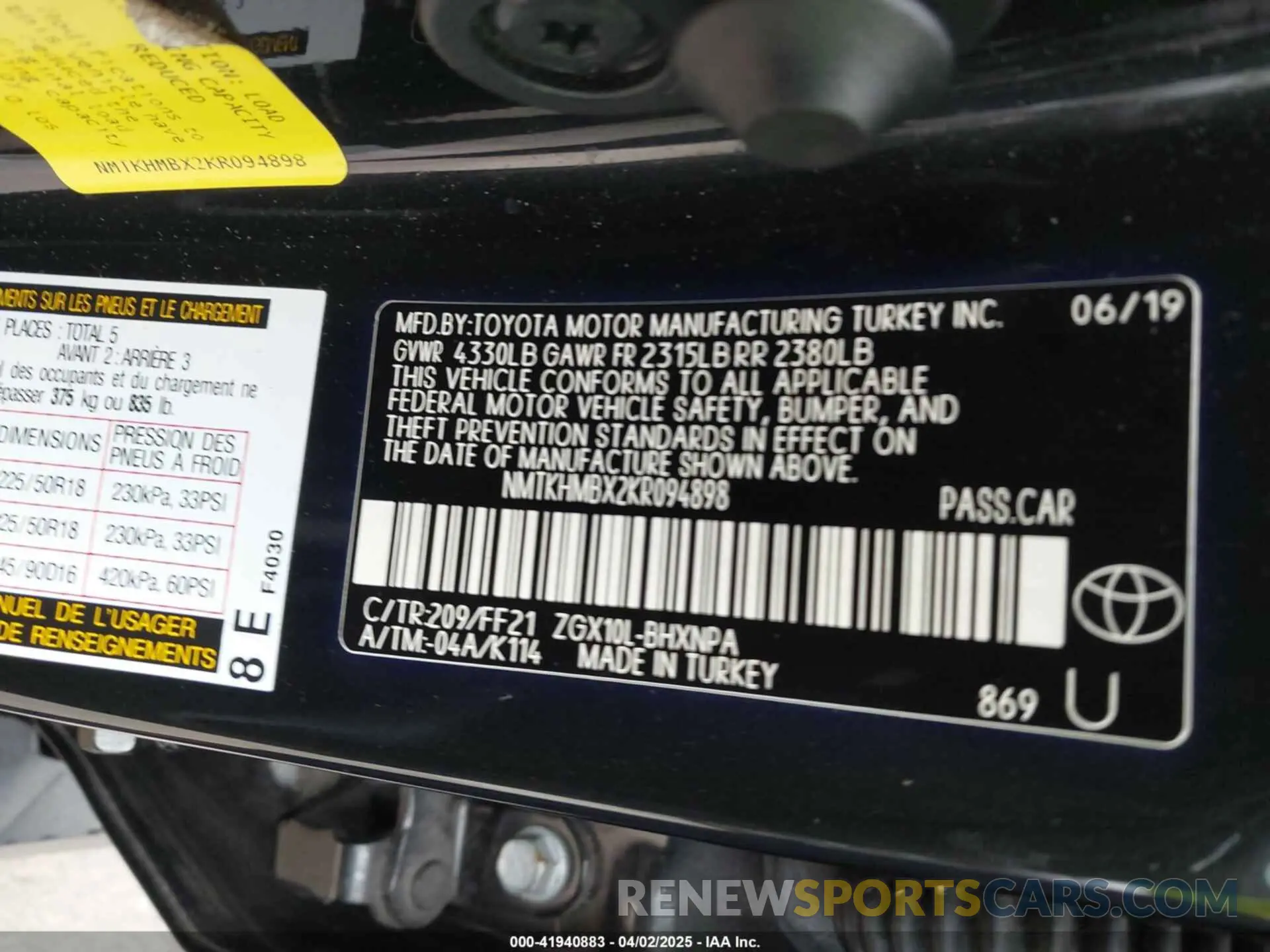 9 fotografías del automóvil dañado NMTKHMBX2KR094898 TOYOTA C-HR 2019