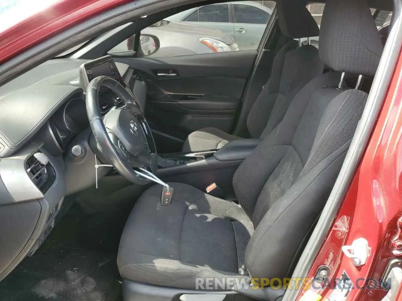 7 fotografías del automóvil dañado NMTKHMBX2KR099101 TOYOTA C-HR 2019