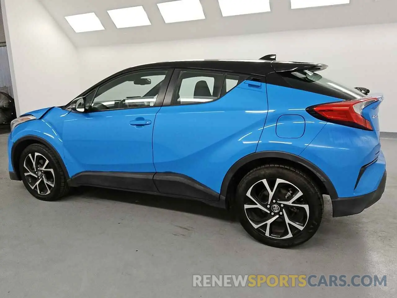 2 fotografías del automóvil dañado NMTKHMBX3KR072201 TOYOTA C-HR 2019