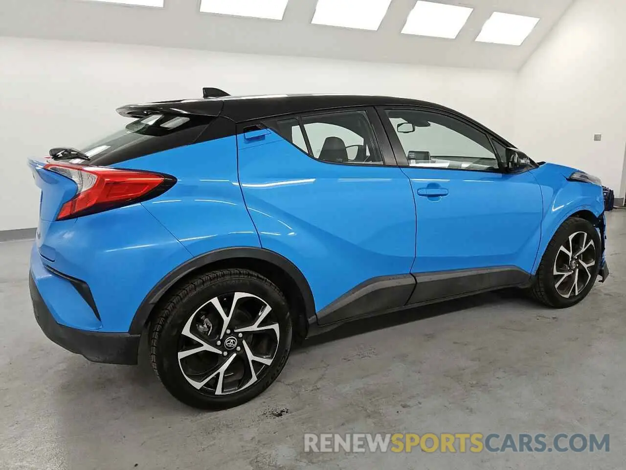 3 fotografías del automóvil dañado NMTKHMBX3KR072201 TOYOTA C-HR 2019