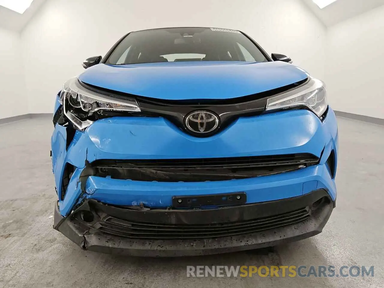5 fotografías del automóvil dañado NMTKHMBX3KR072201 TOYOTA C-HR 2019