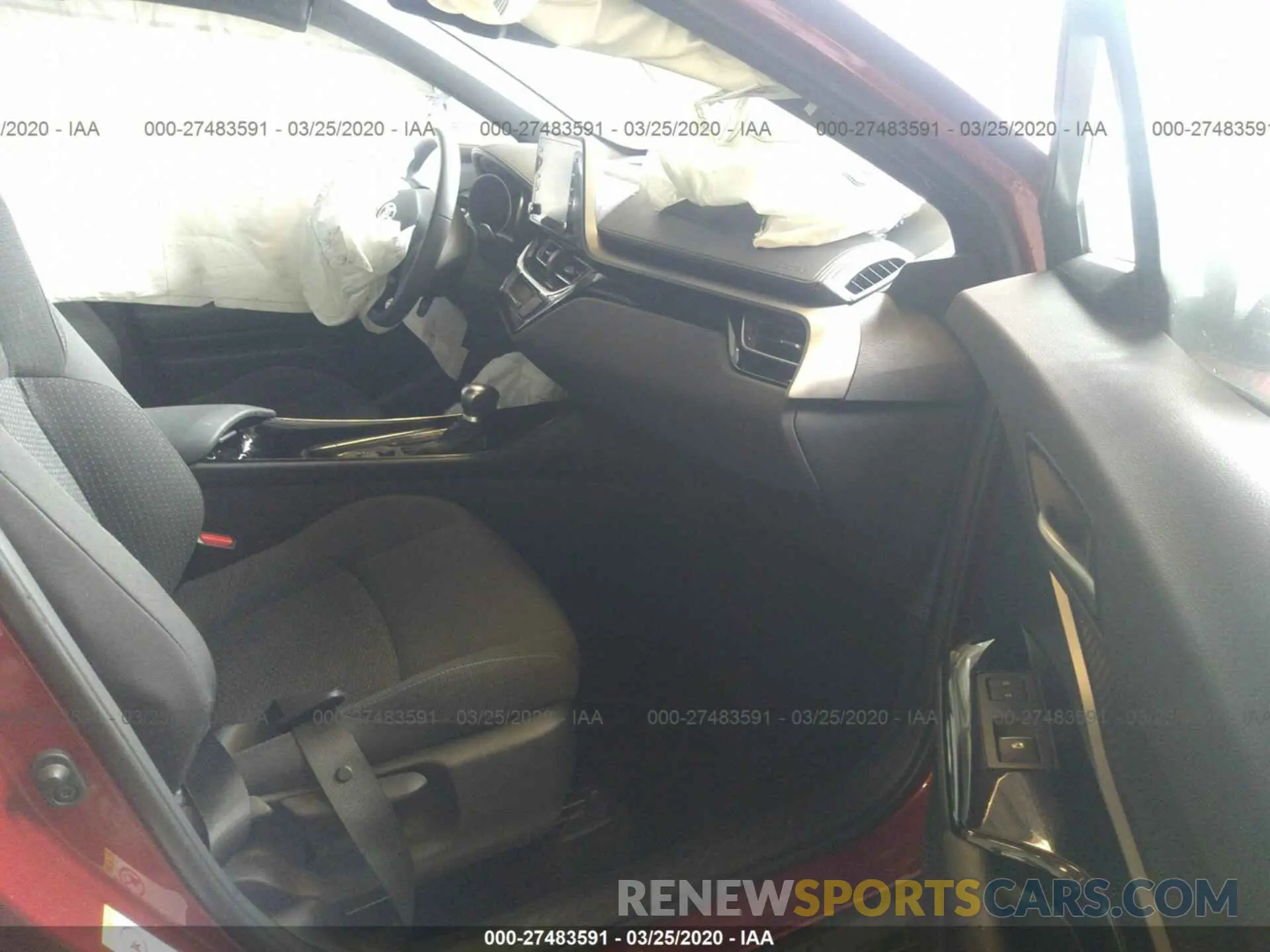 5 fotografías del automóvil dañado NMTKHMBX3KR088818 TOYOTA C-HR 2019