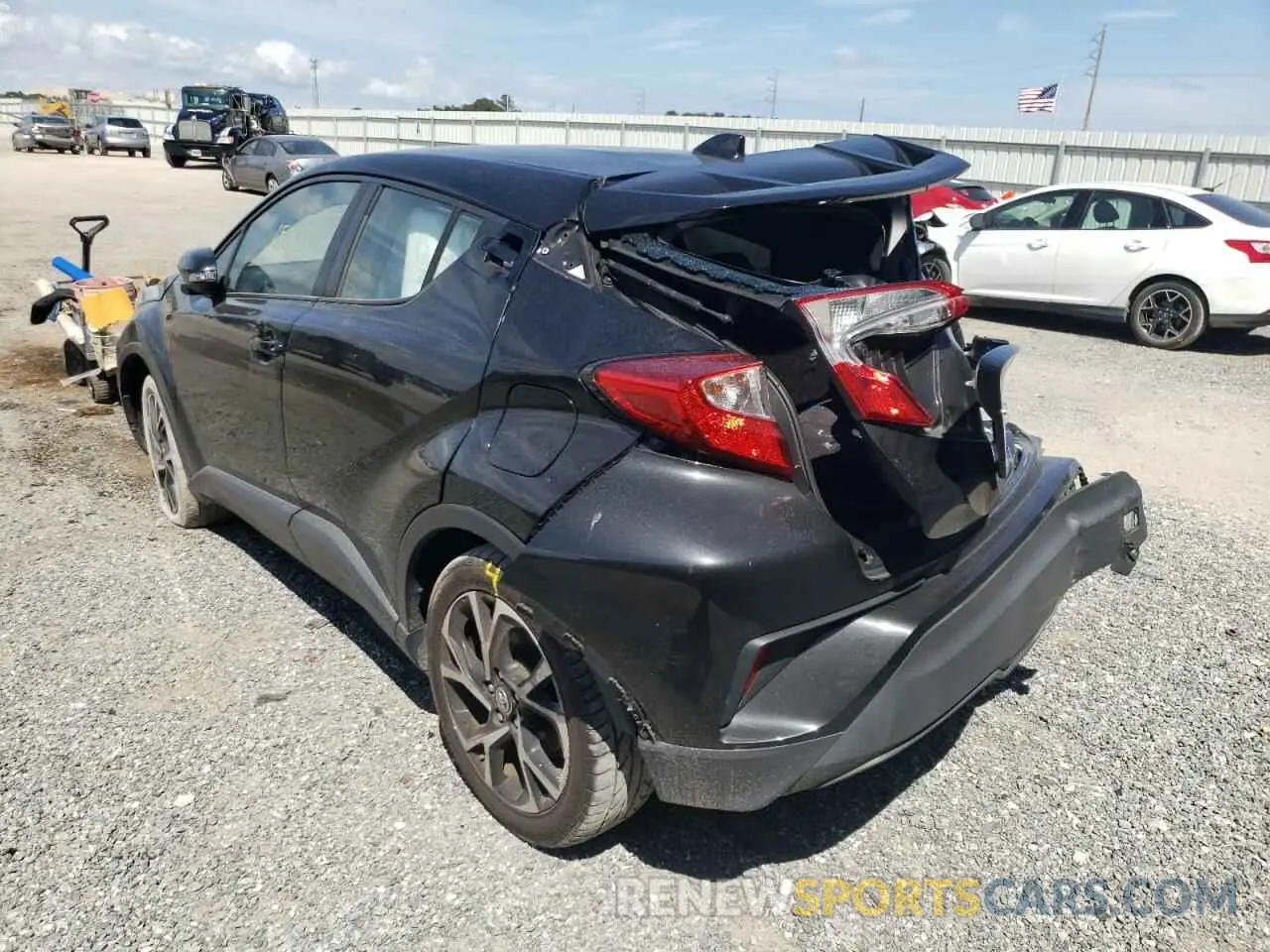 3 fotografías del automóvil dañado NMTKHMBX4KR067685 TOYOTA C-HR 2019