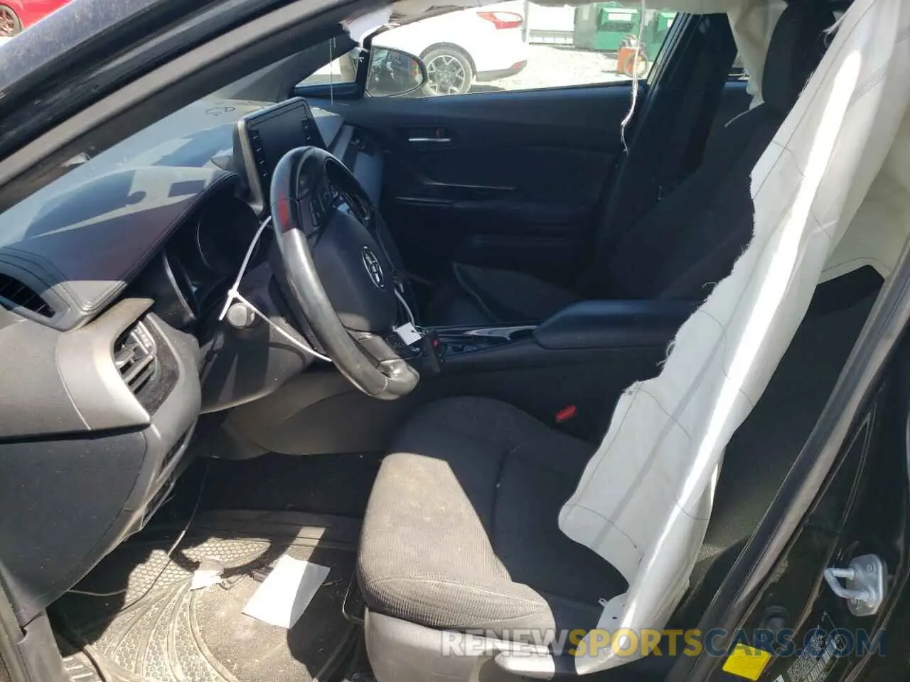 5 fotografías del automóvil dañado NMTKHMBX4KR067685 TOYOTA C-HR 2019