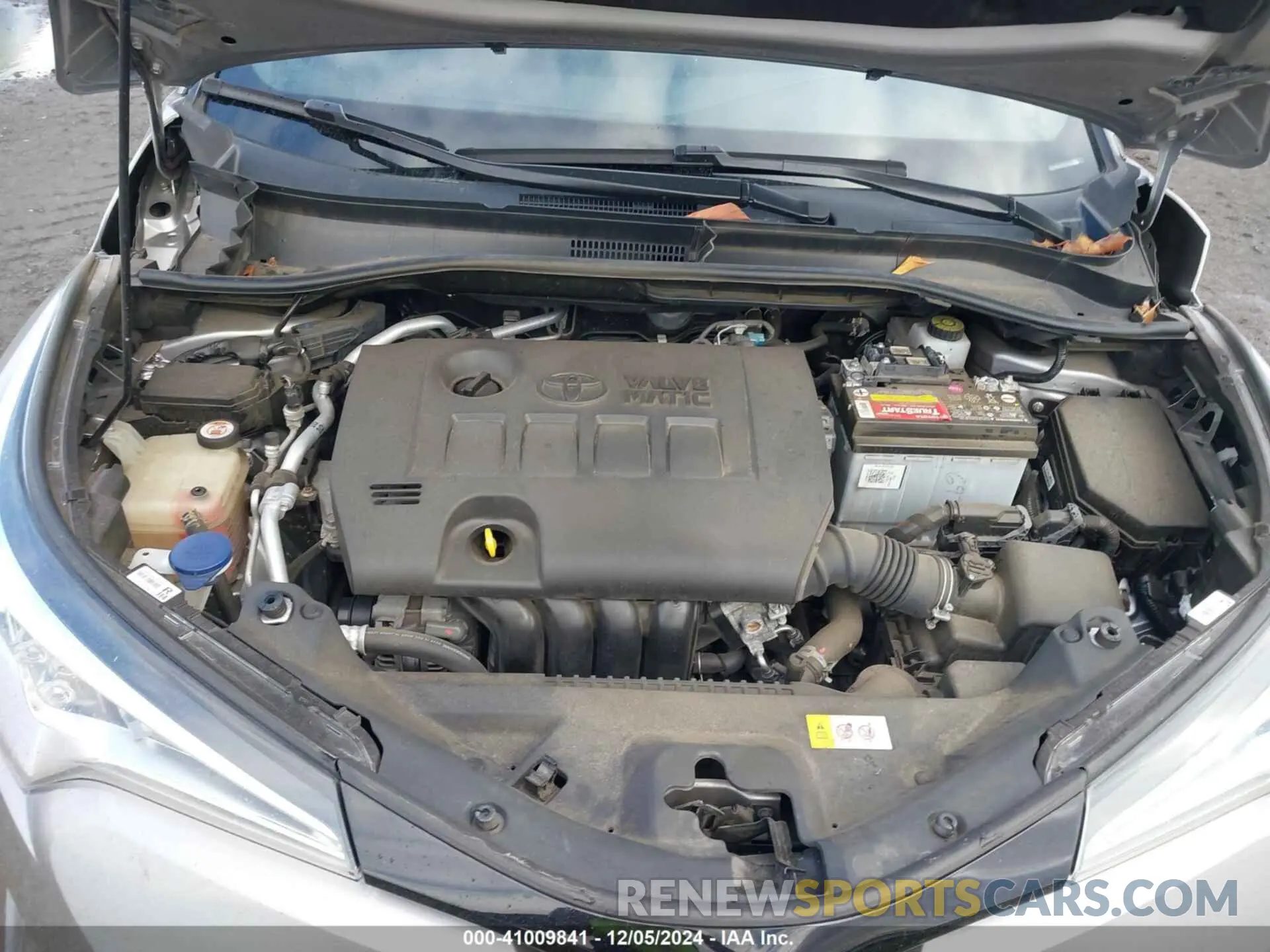 10 fotografías del automóvil dañado NMTKHMBX4KR072465 TOYOTA C-HR 2019