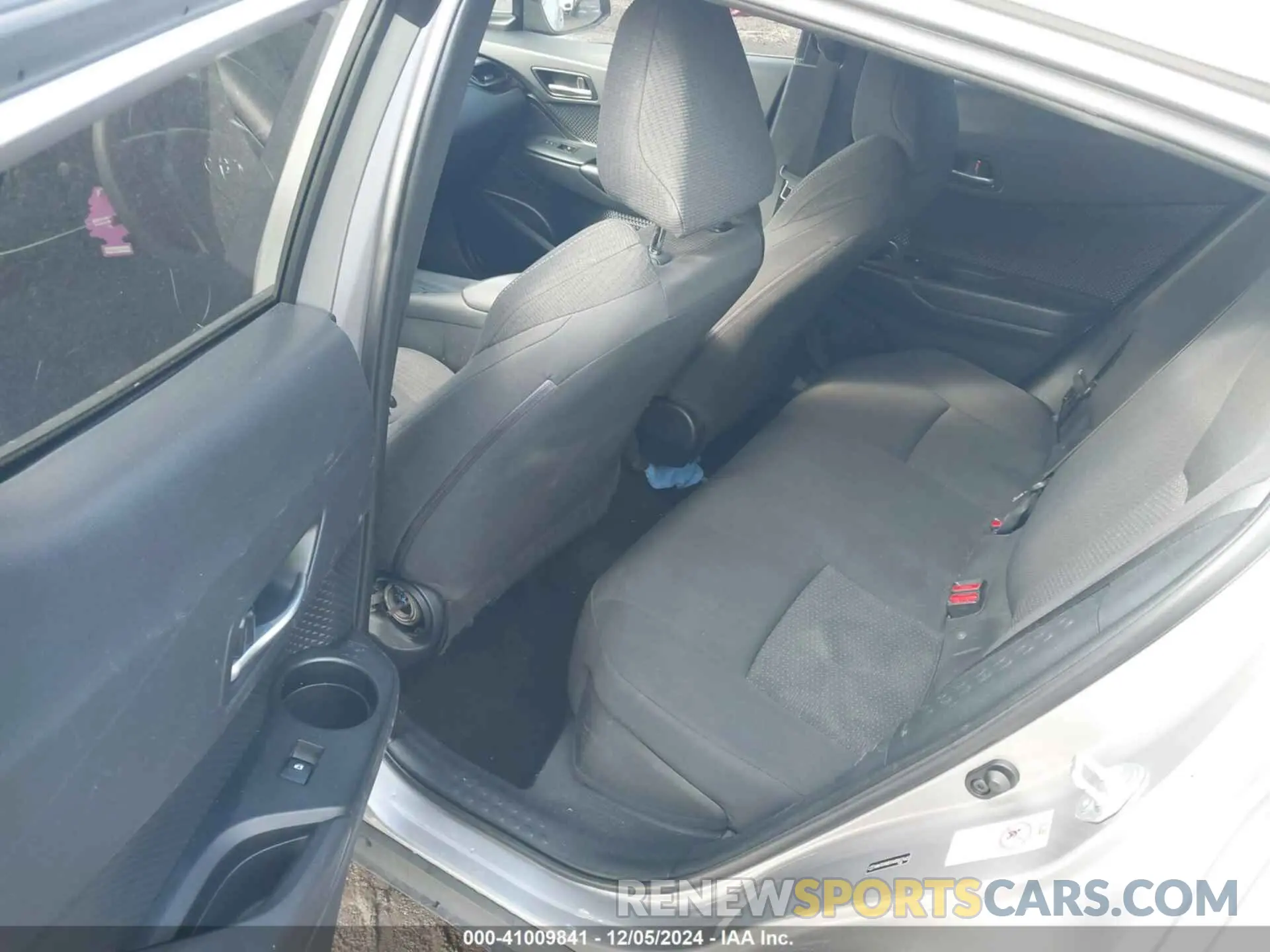 8 fotografías del automóvil dañado NMTKHMBX4KR072465 TOYOTA C-HR 2019