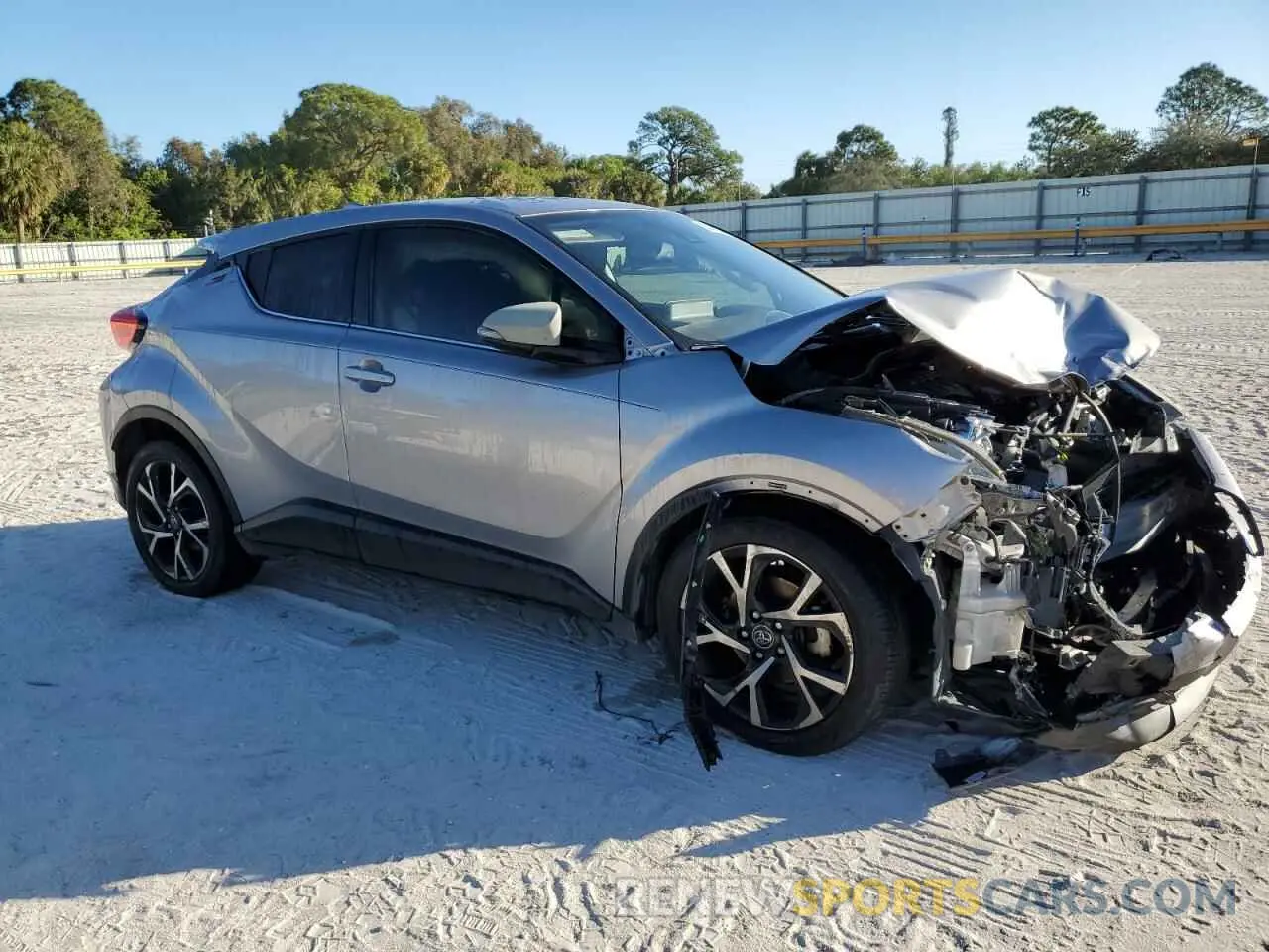 4 fotografías del automóvil dañado NMTKHMBX4KR074894 TOYOTA C-HR 2019