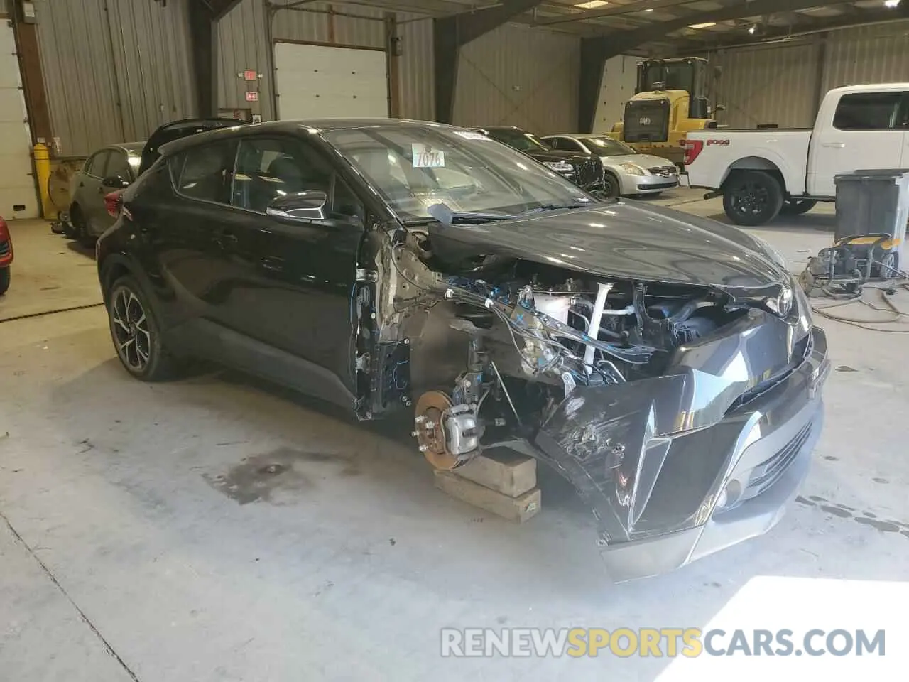 4 fotografías del automóvil dañado NMTKHMBX4KR078279 TOYOTA C-HR 2019