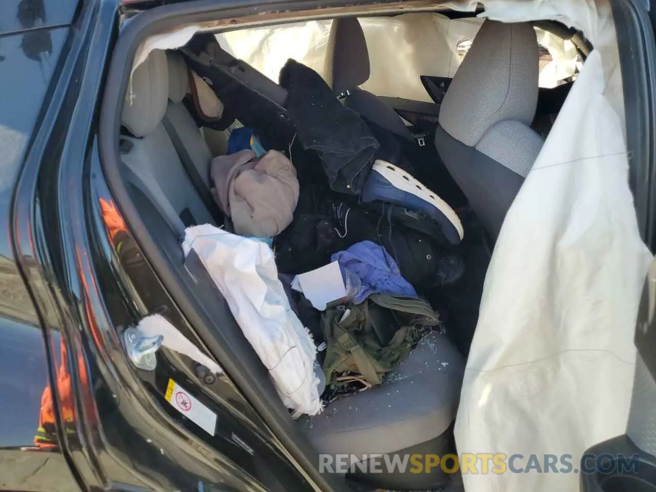 10 fotografías del automóvil dañado NMTKHMBX4KR078685 TOYOTA C-HR 2019