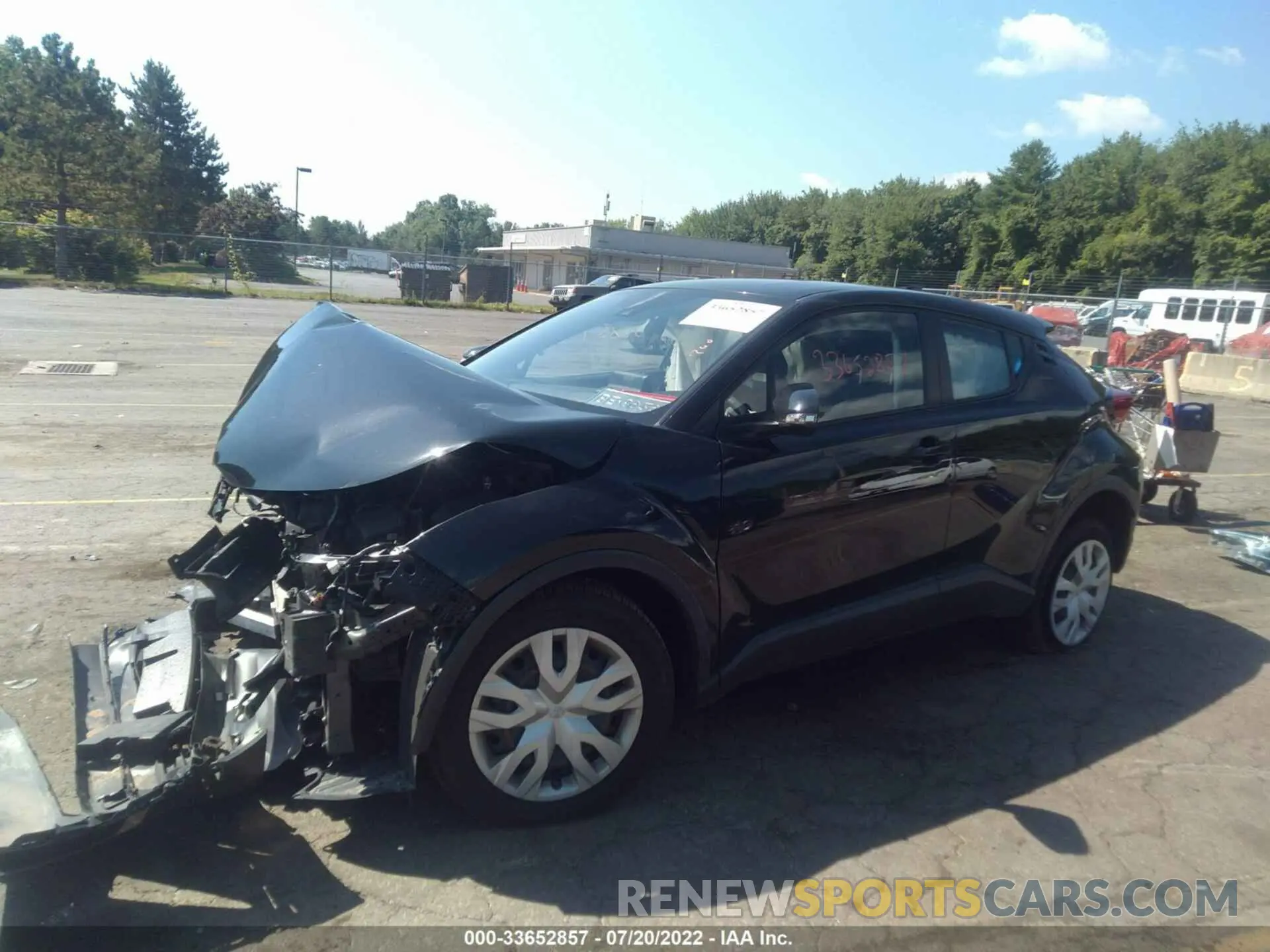 2 fotografías del automóvil dañado NMTKHMBX4KR079349 TOYOTA C-HR 2019