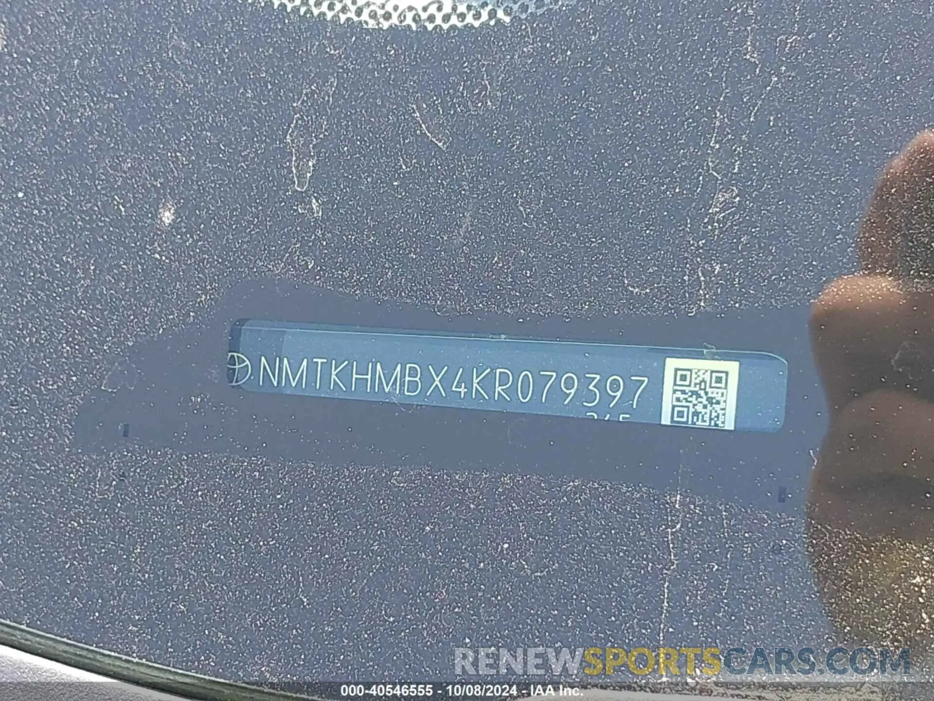 17 fotografías del automóvil dañado NMTKHMBX4KR079397 TOYOTA C-HR 2019