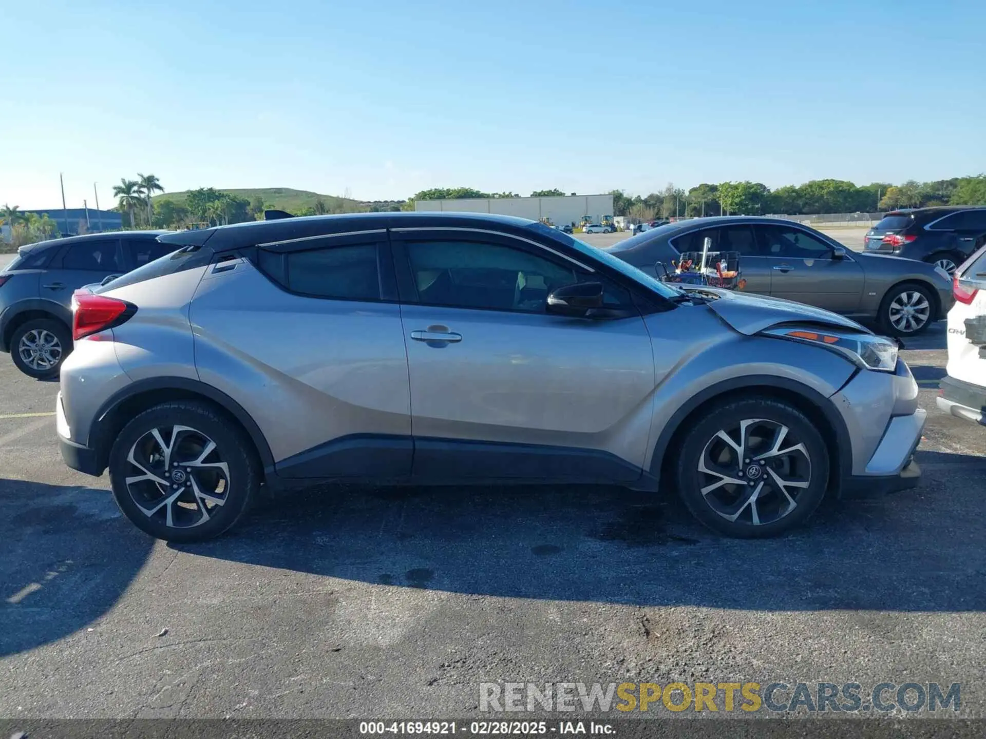 13 fotografías del automóvil dañado NMTKHMBX4KR082574 TOYOTA C-HR 2019