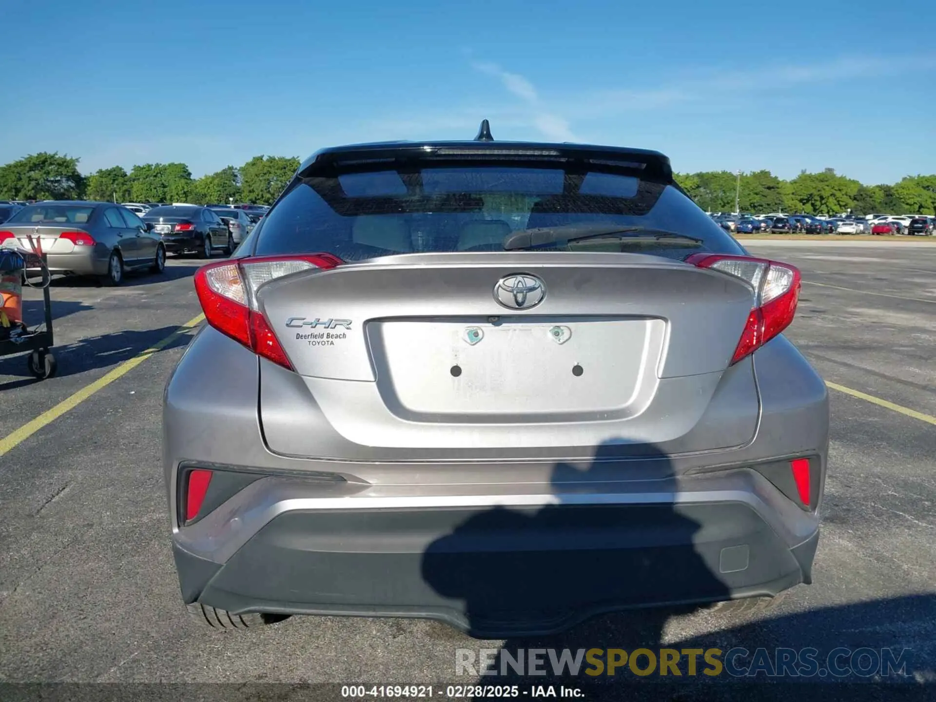 16 fotografías del automóvil dañado NMTKHMBX4KR082574 TOYOTA C-HR 2019