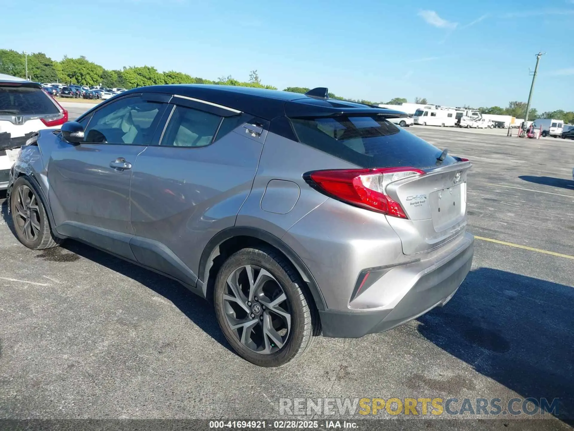 3 fotografías del automóvil dañado NMTKHMBX4KR082574 TOYOTA C-HR 2019